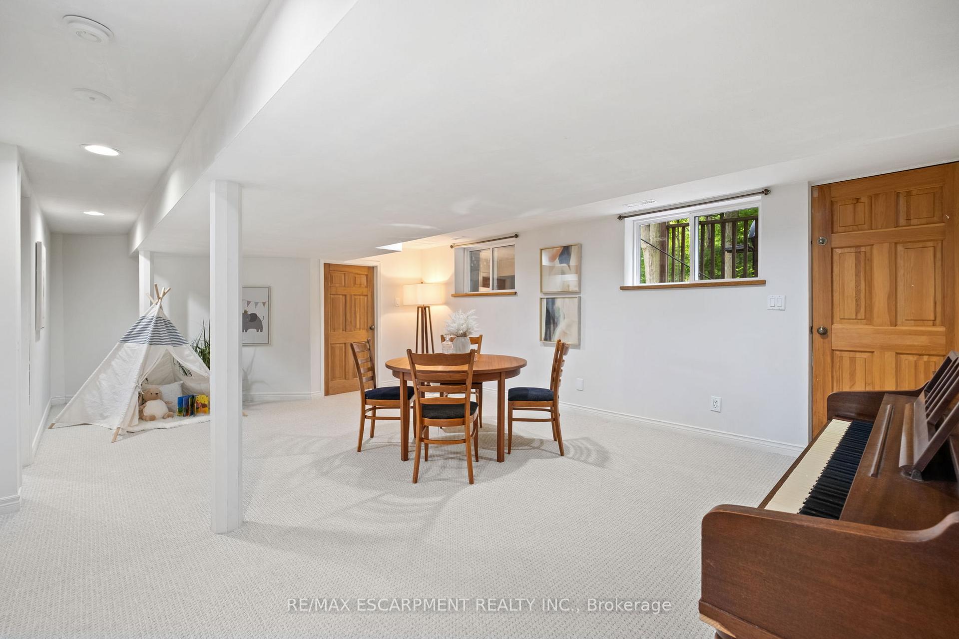 Photo 27 of 463 Grand Boulevard, Oakville, Falgarwood — HOMEH