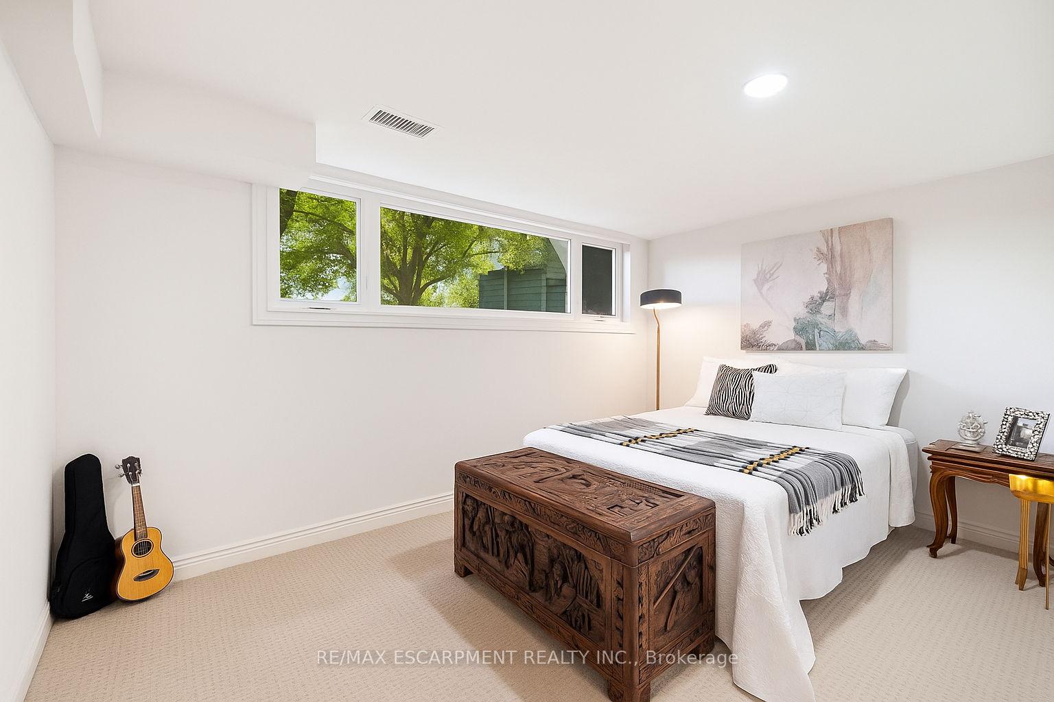 Photo 29 of 463 Grand Boulevard, Oakville, Falgarwood — HOMEH