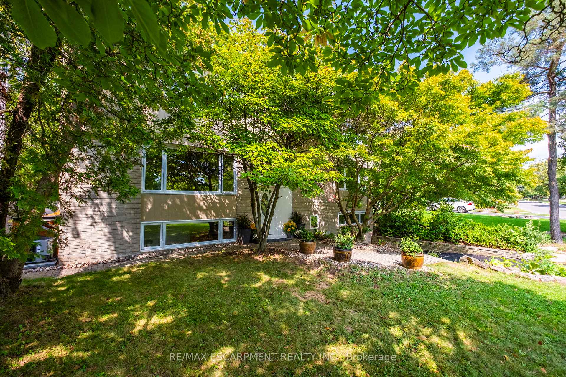 Photo 32 of 463 Grand Boulevard, Oakville, Falgarwood — HOMEH