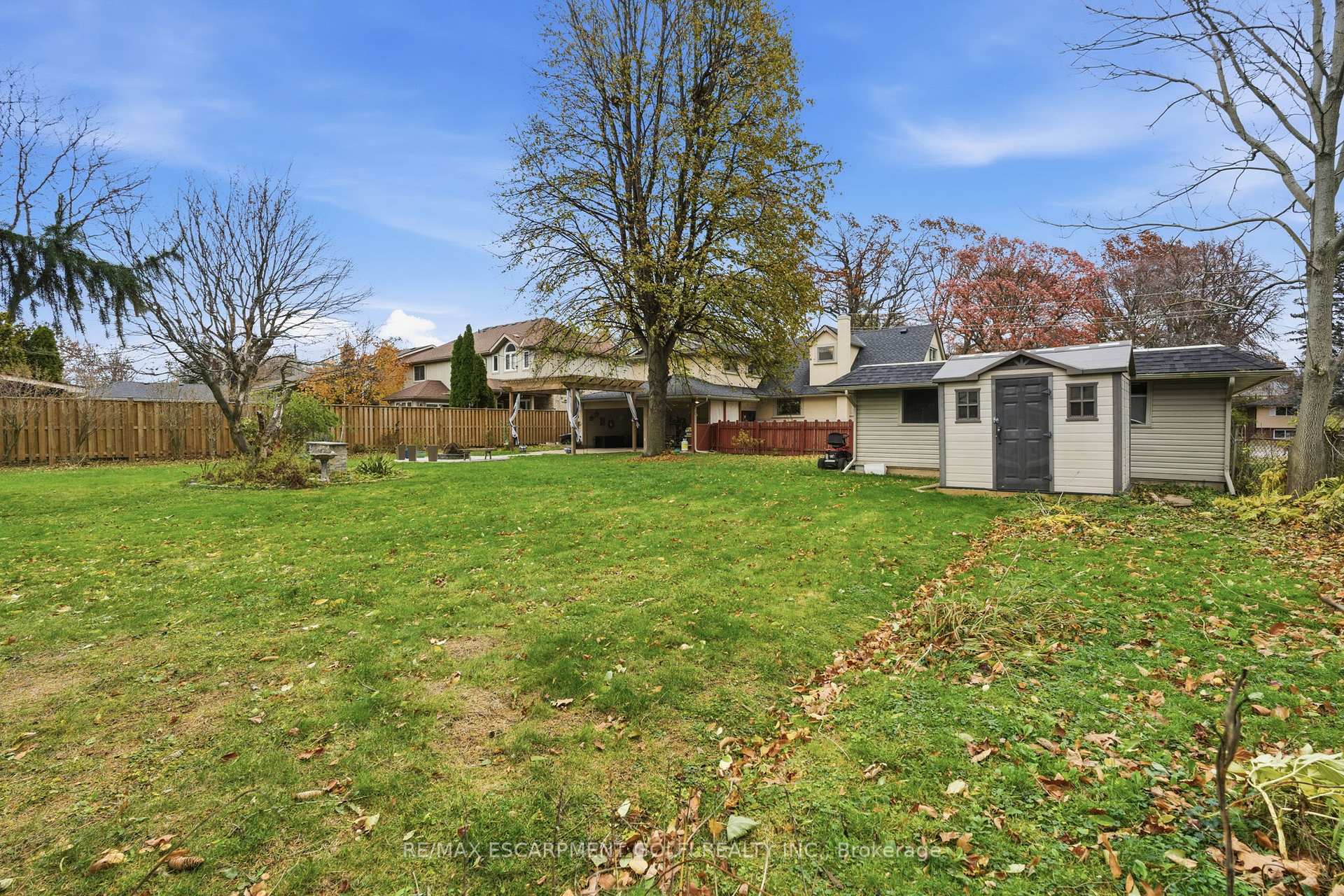 Photo 2 of 2435 Dorchester Road, Niagara Falls, Casey — HOMEH