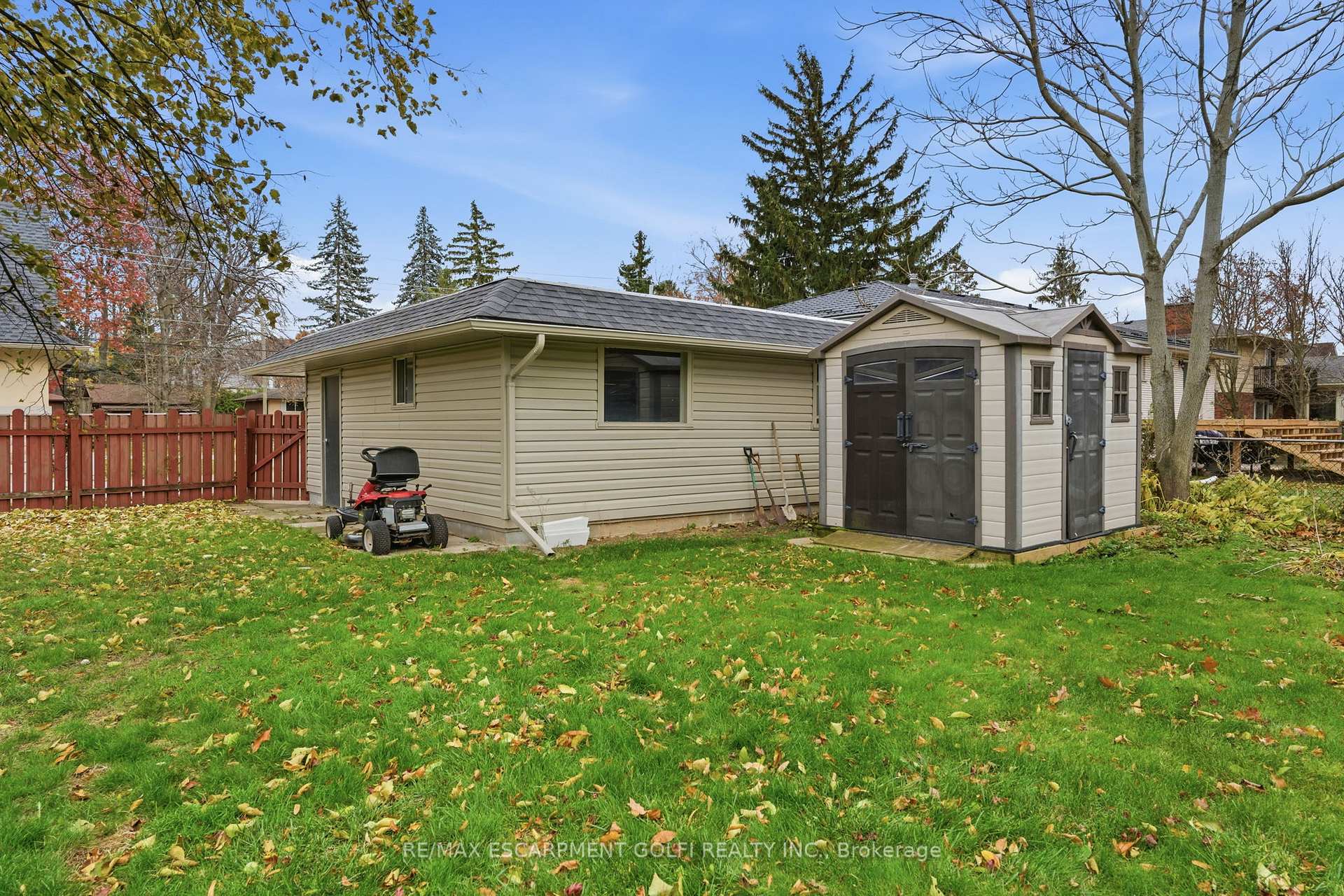Photo 3 of 2435 Dorchester Road, Niagara Falls, Casey — HOMEH