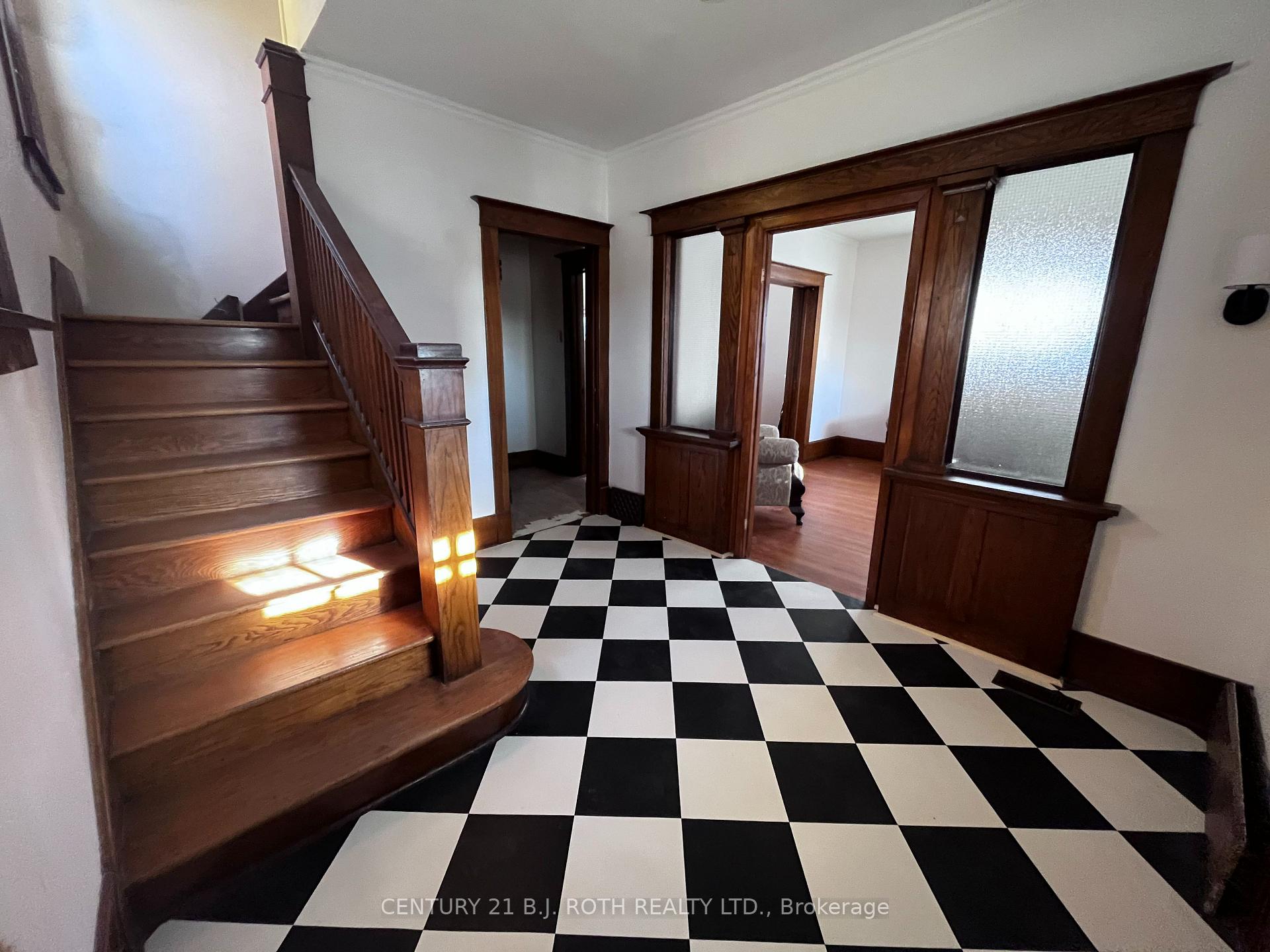 Photo 3 of 130 Mary Street, Orillia — HOMEH