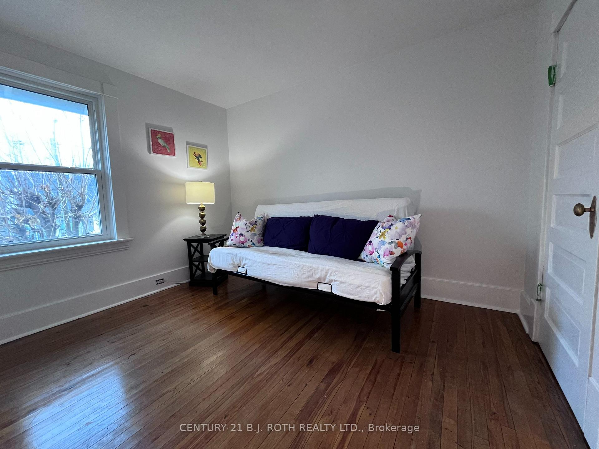 Photo 10 of 130 Mary Street, Orillia — HOMEH