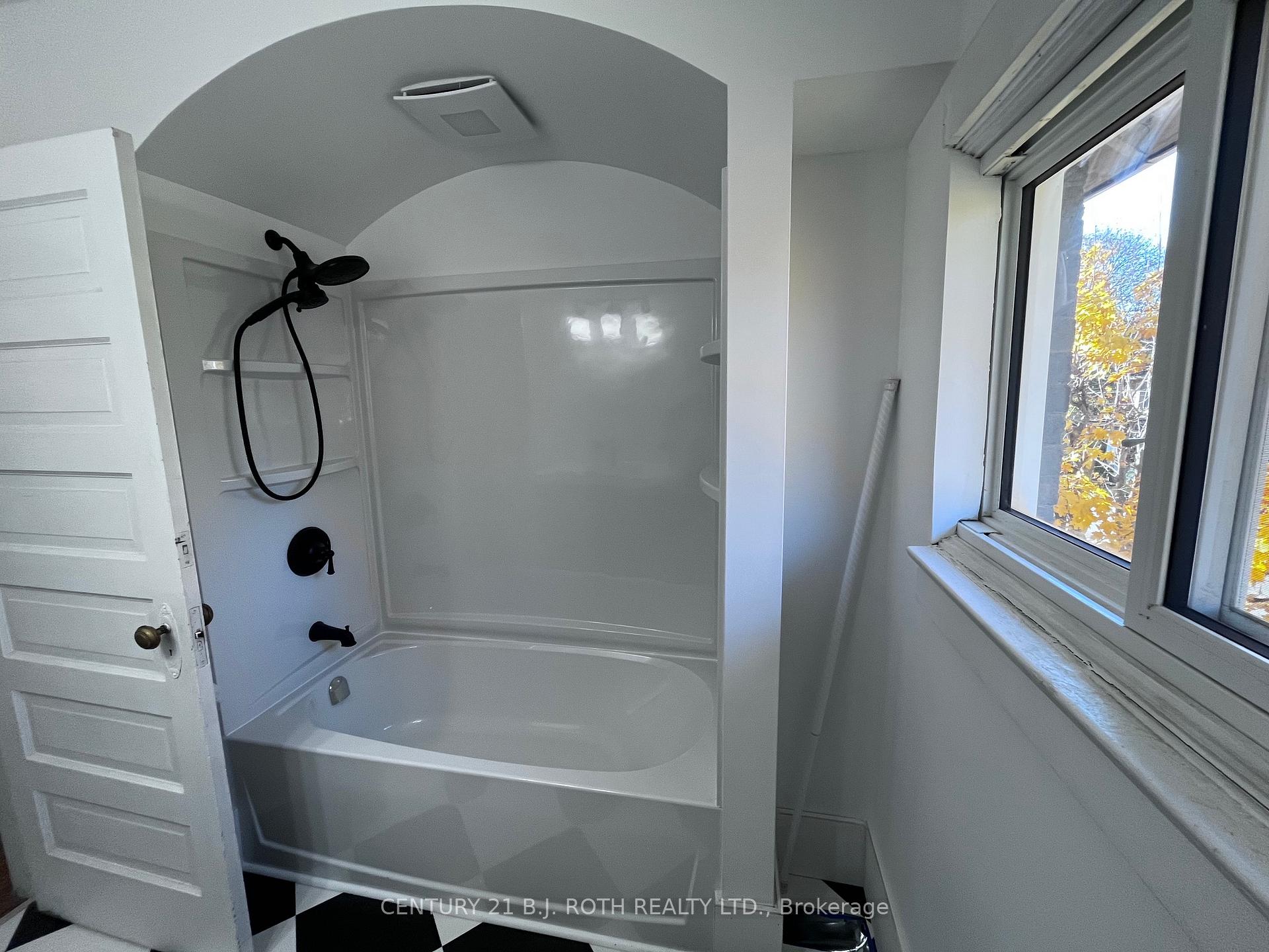 Photo 13 of 130 Mary Street, Orillia — HOMEH