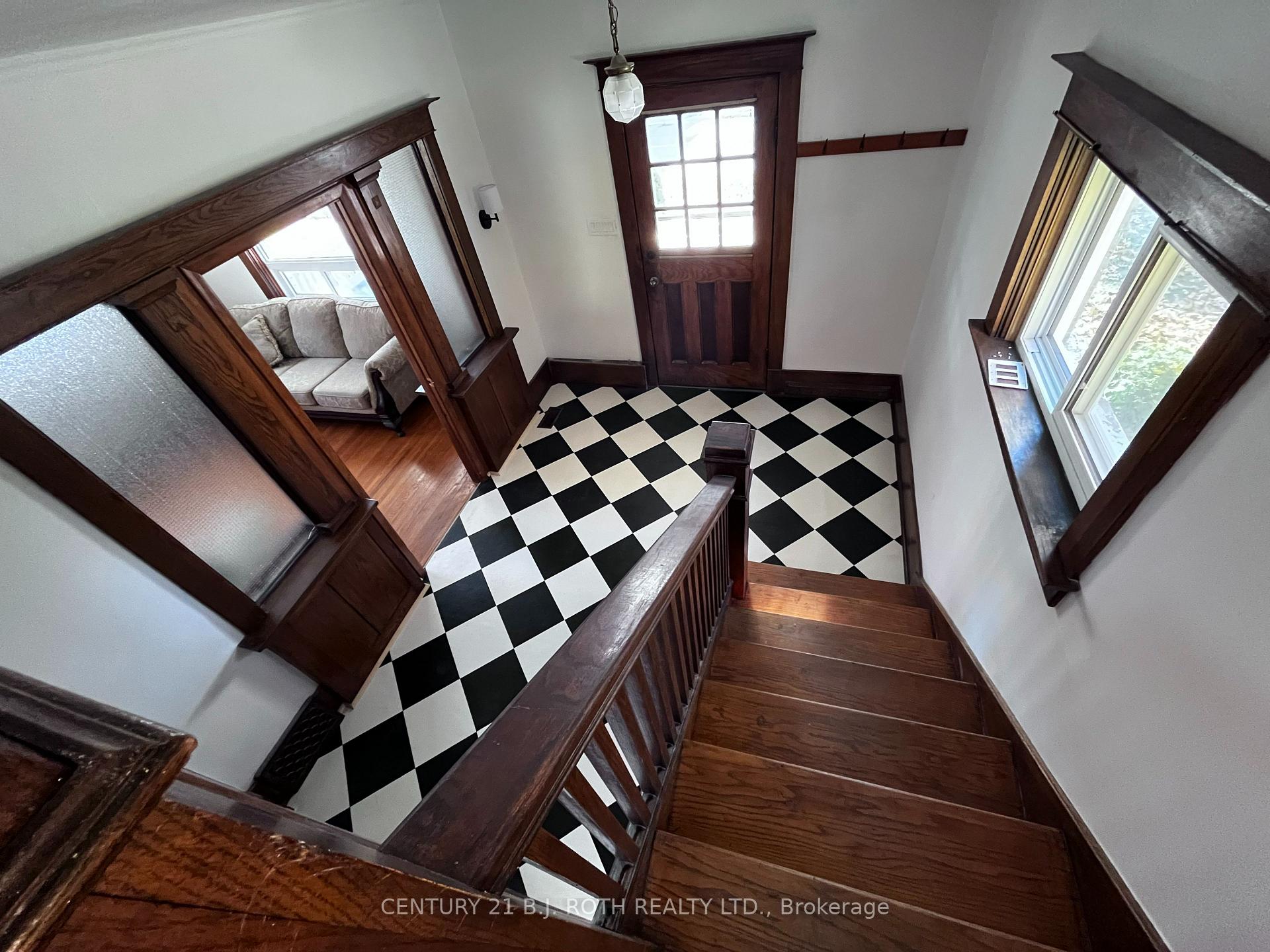 Photo 14 of 130 Mary Street, Orillia — HOMEH