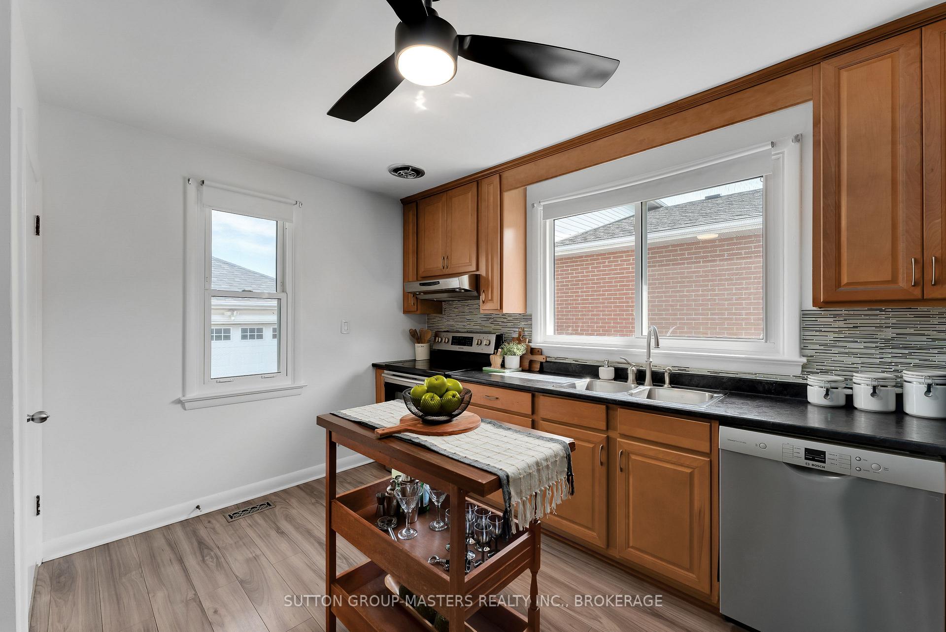Photo 8 of 47 Oak Street, Kingston, East of Sir John A. Blvd — HOMEH