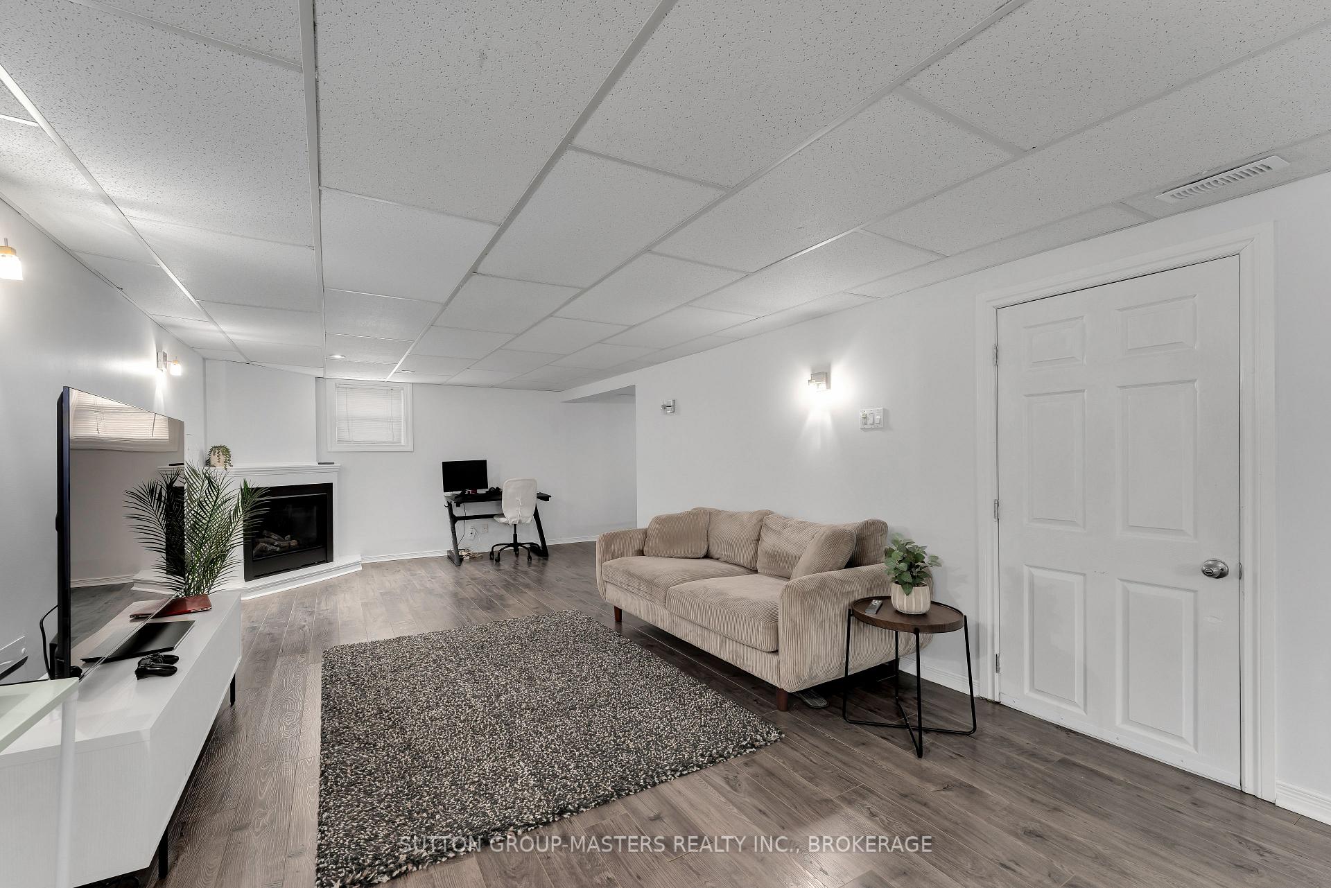 Photo 23 of 47 Oak Street, Kingston, East of Sir John A. Blvd — HOMEH