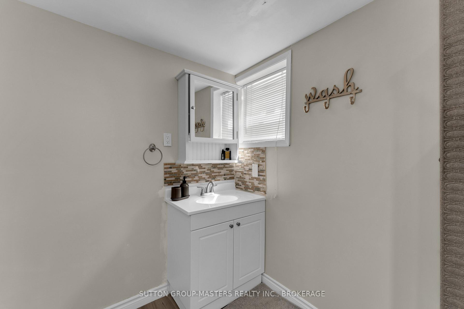 Photo 28 of 47 Oak Street, Kingston, East of Sir John A. Blvd — HOMEH