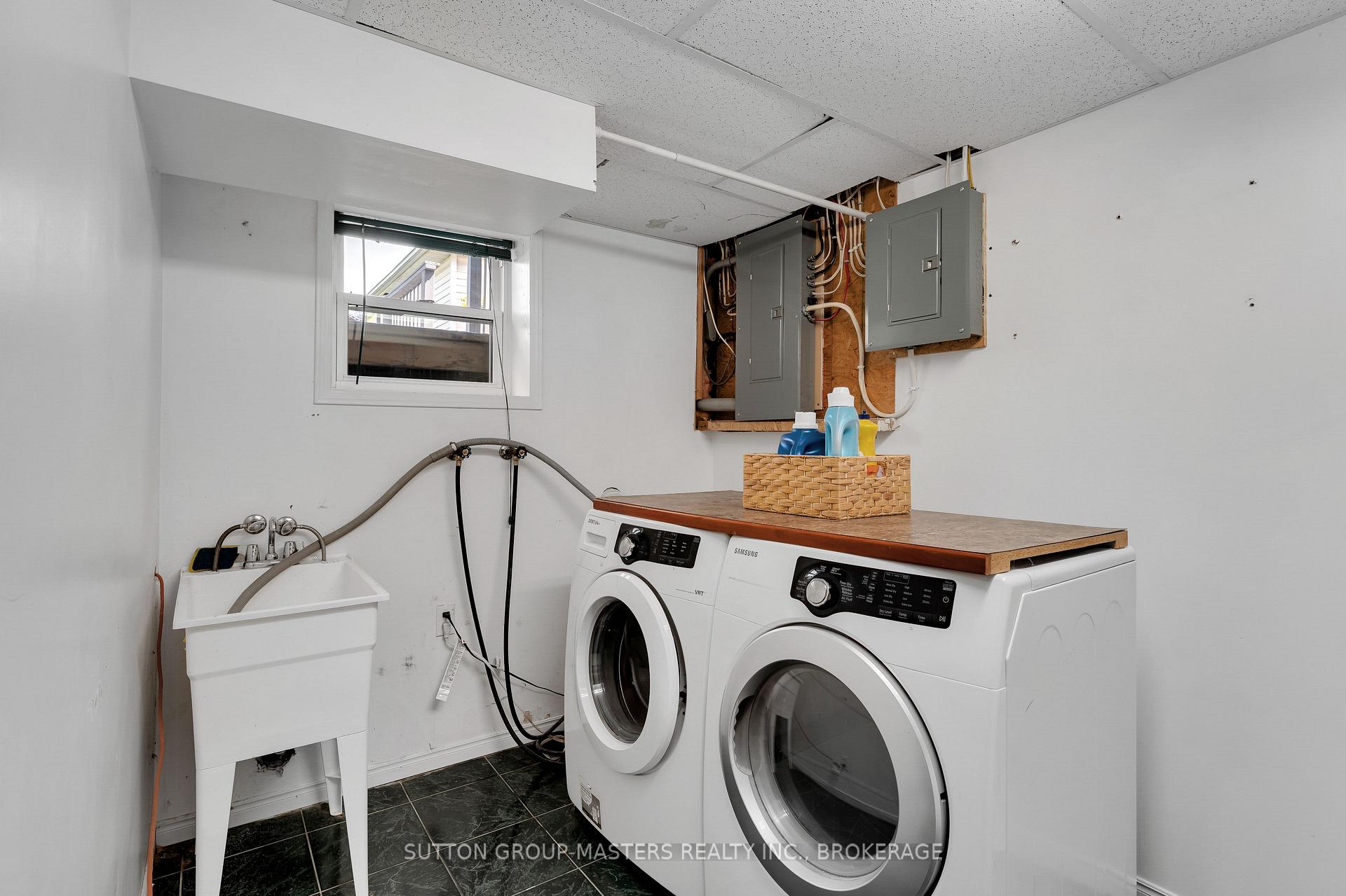 Photo 29 of 47 Oak Street, Kingston, East of Sir John A. Blvd — HOMEH