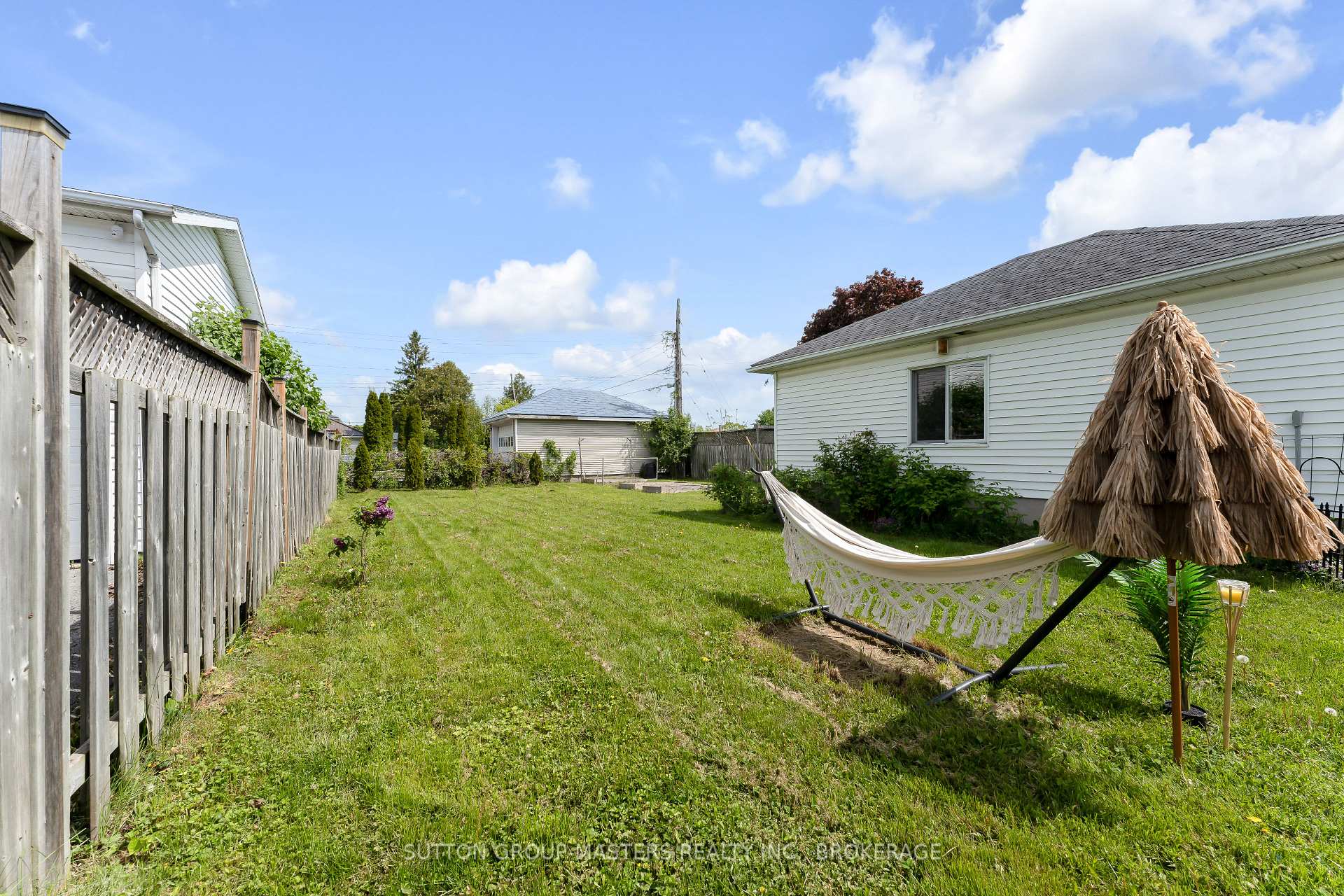 Photo 34 of 47 Oak Street, Kingston, East of Sir John A. Blvd — HOMEH