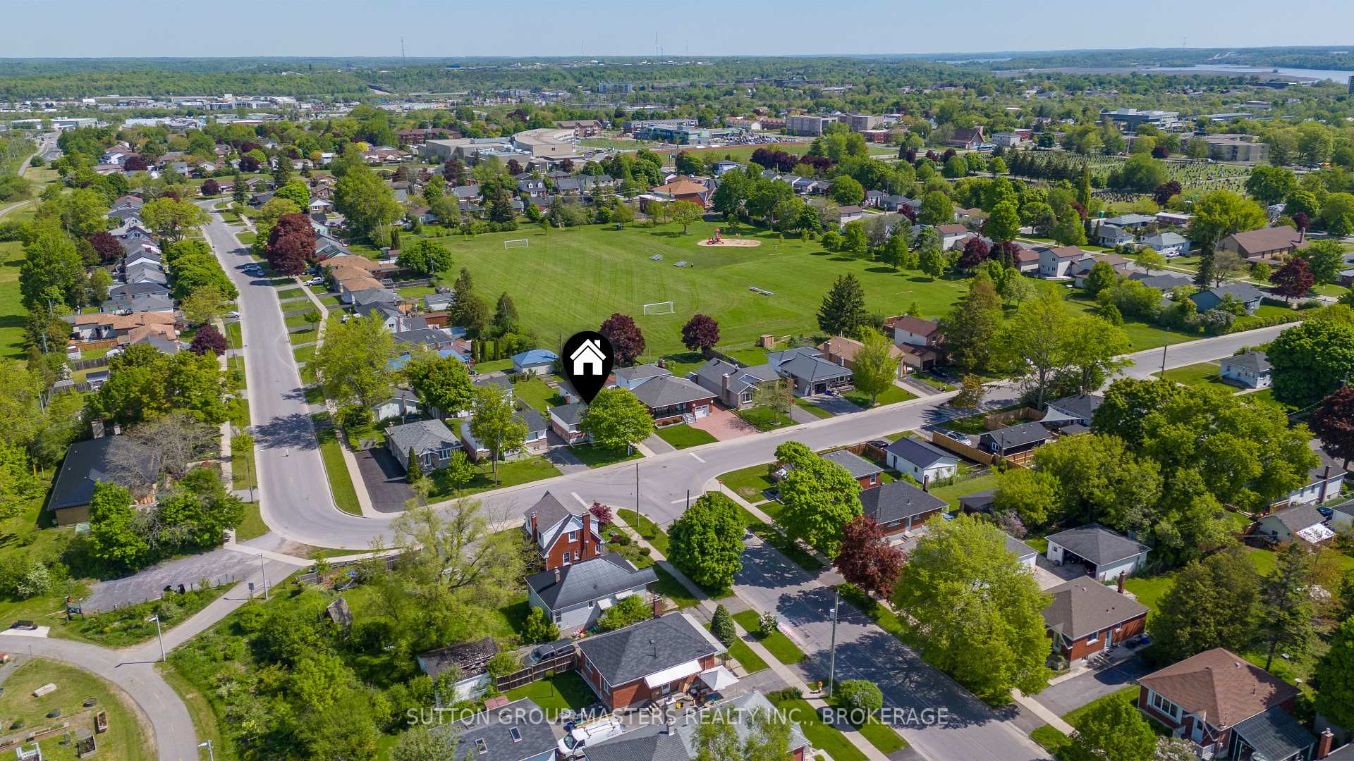 Photo 39 of 47 Oak Street, Kingston, East of Sir John A. Blvd — HOMEH