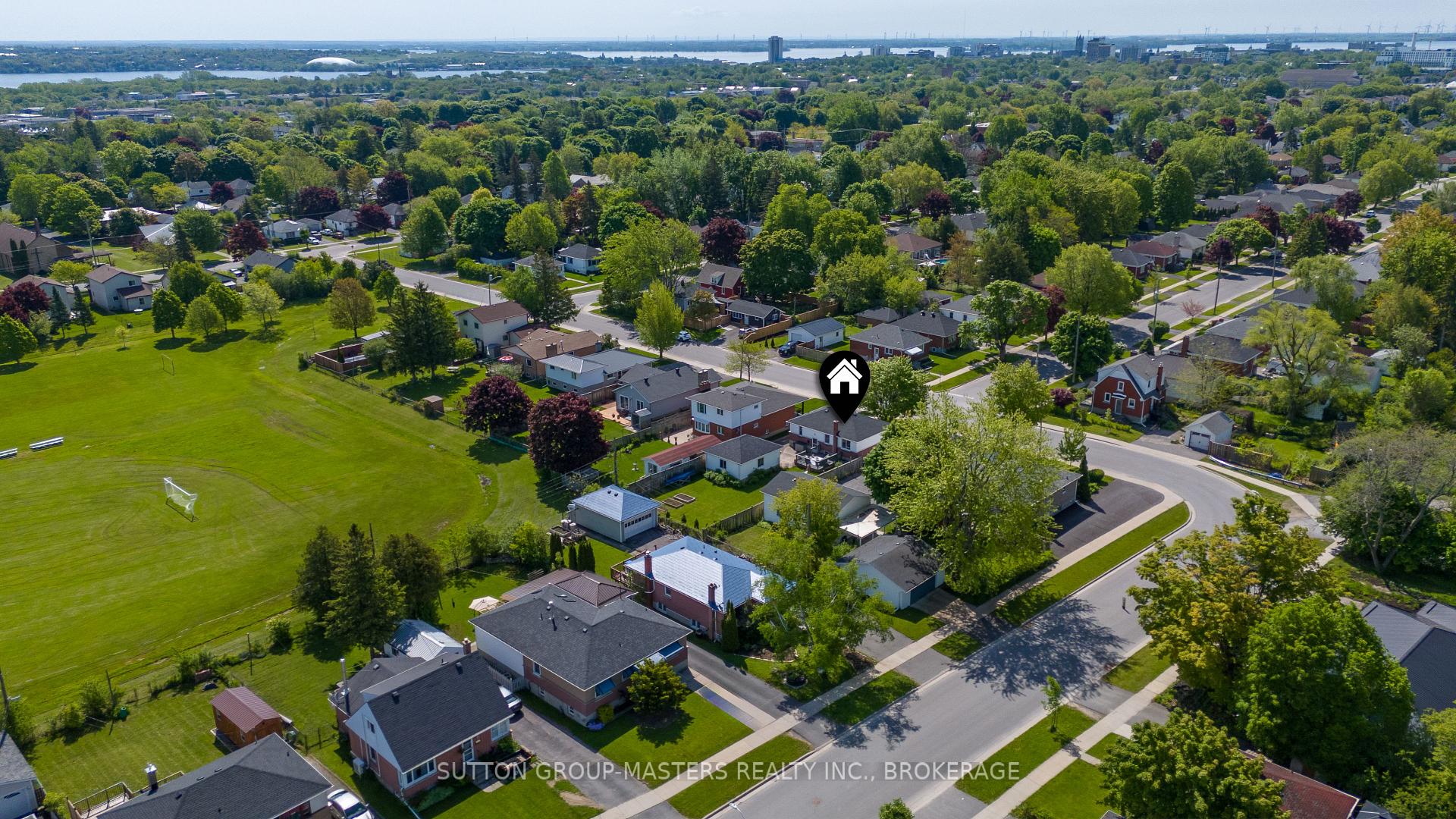 Photo 40 of 47 Oak Street, Kingston, East of Sir John A. Blvd — HOMEH