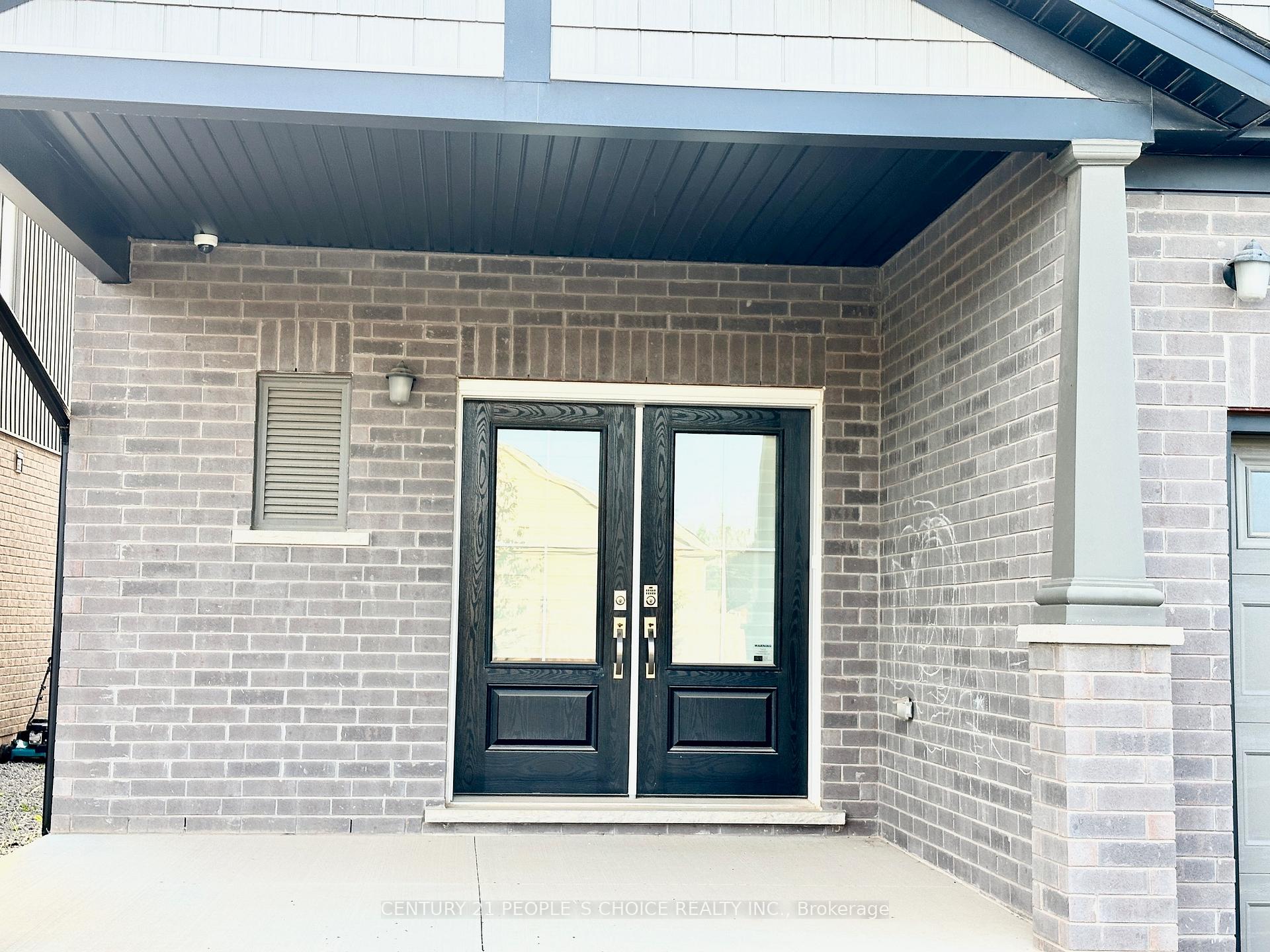 Photo 5 of Unit Main & Upper, 28 Swan Avenue, Pelham, Fonthill — HOMEH