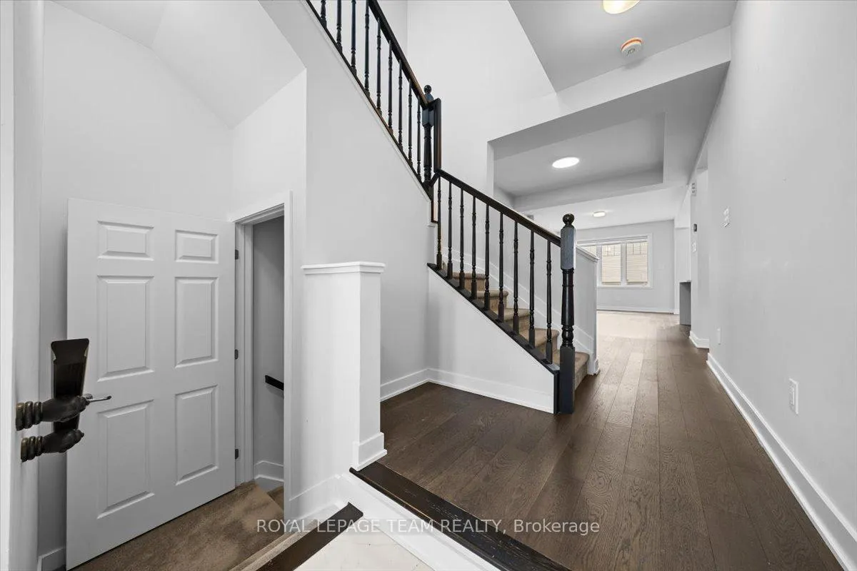 Photo 5 of 2123 Winsome Terrace, Ottawa, Fallingbrook/Gardenway South — HOMEH