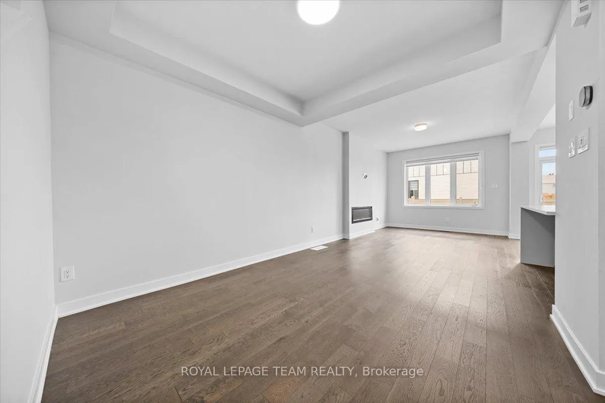 Photo 7 of 2123 Winsome Terrace, Ottawa, Fallingbrook/Gardenway South — HOMEH