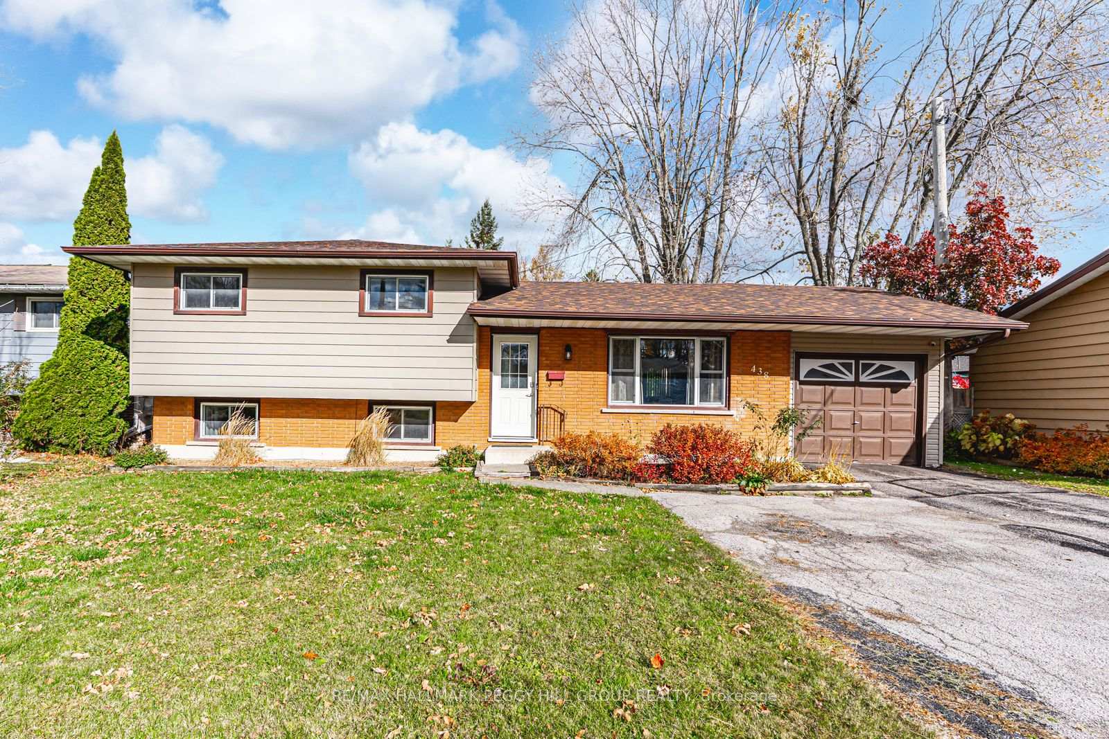Front of 438 Forest Avenue S