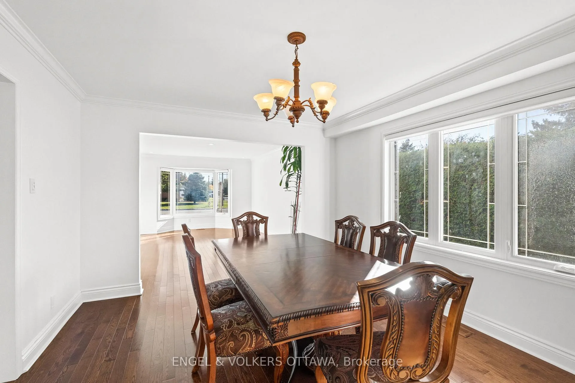 Photo 7 of 841 Montcrest Drive, Ottawa, Fallingbrook/Ridgemount — HOMEH