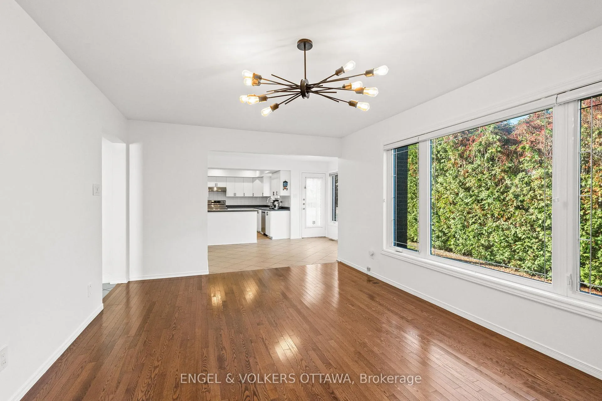 Photo 15 of 841 Montcrest Drive, Ottawa, Fallingbrook/Ridgemount — HOMEH