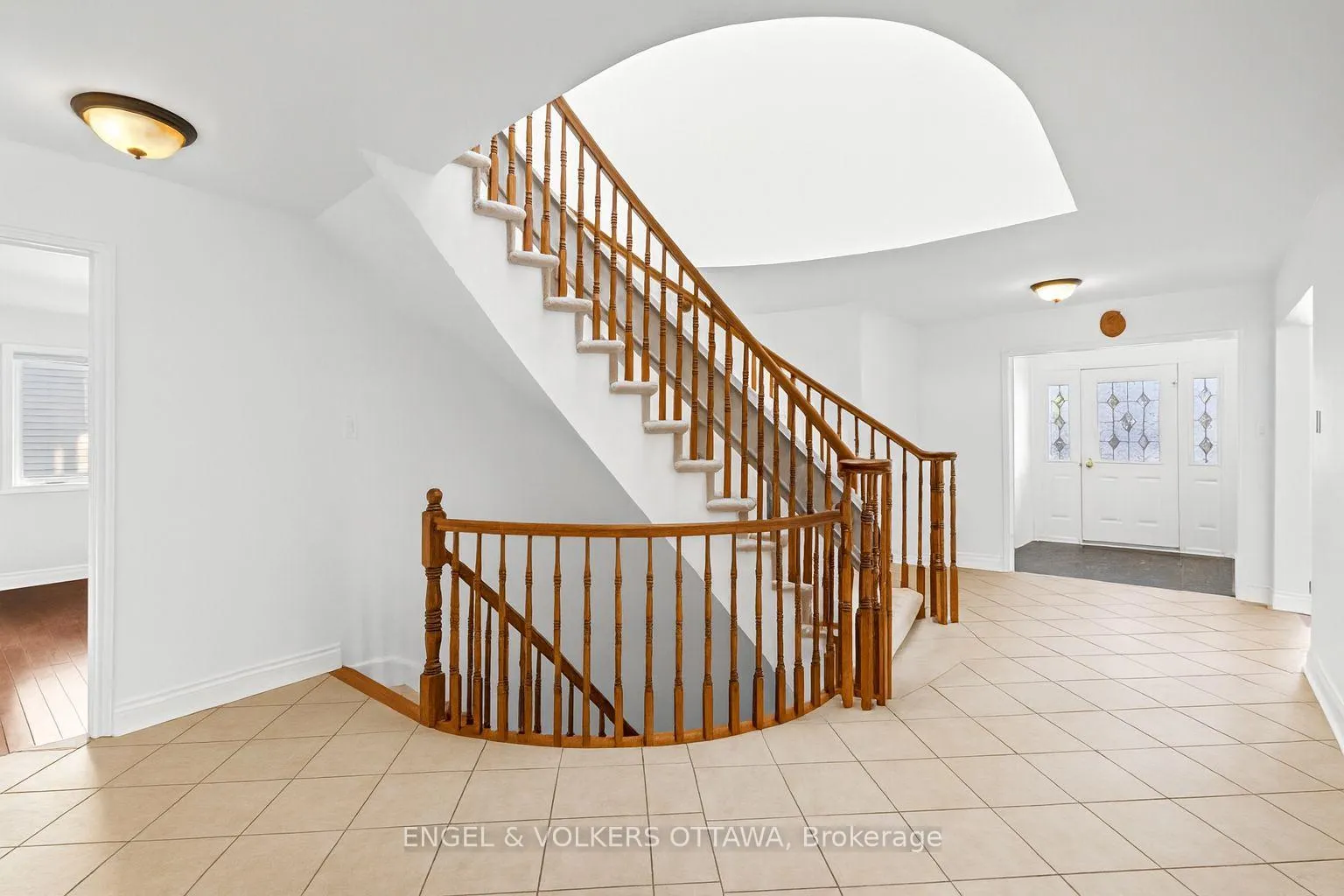 Photo 16 of 841 Montcrest Drive, Ottawa, Fallingbrook/Ridgemount — HOMEH