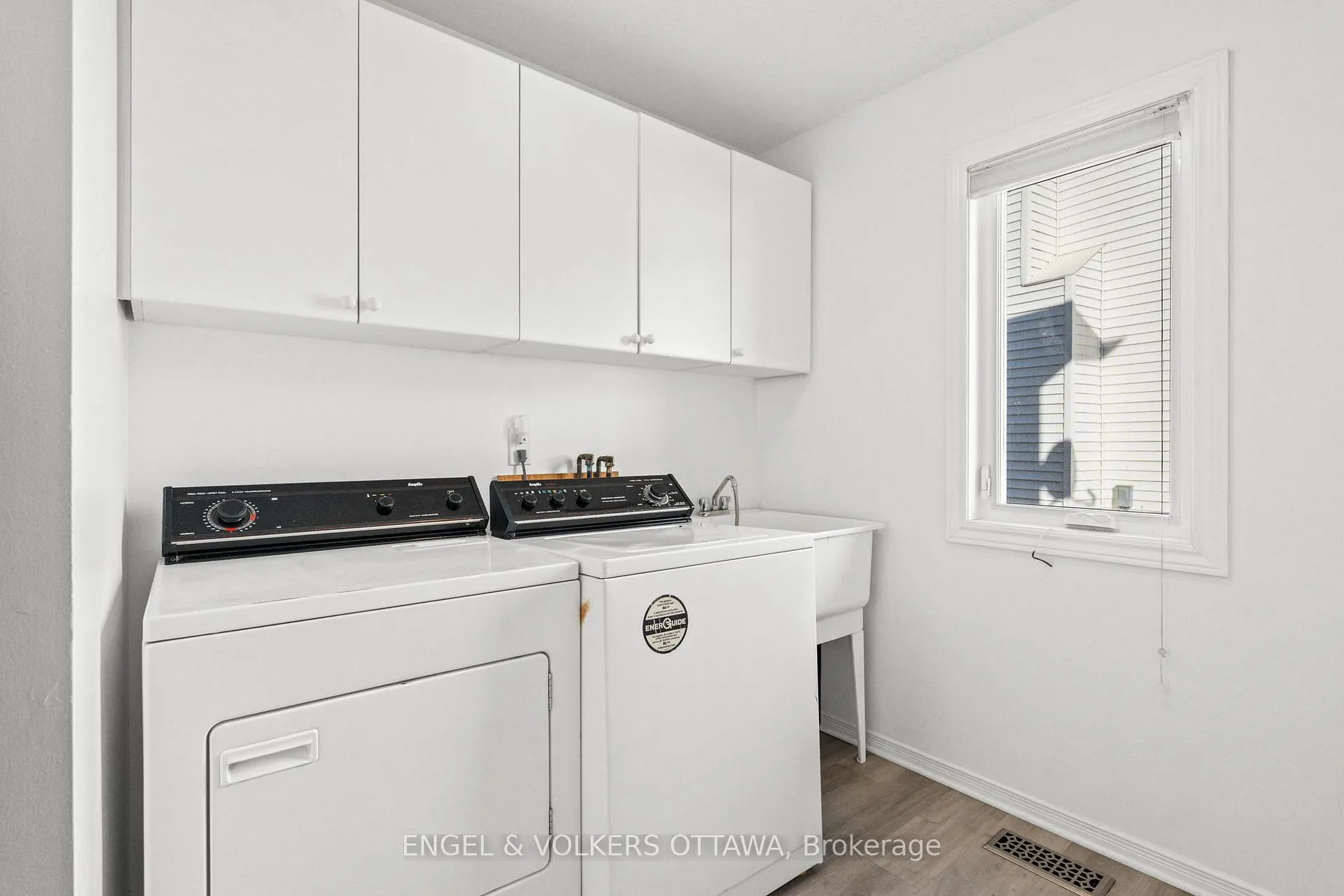 Photo 18 of 841 Montcrest Drive, Ottawa, Fallingbrook/Ridgemount — HOMEH