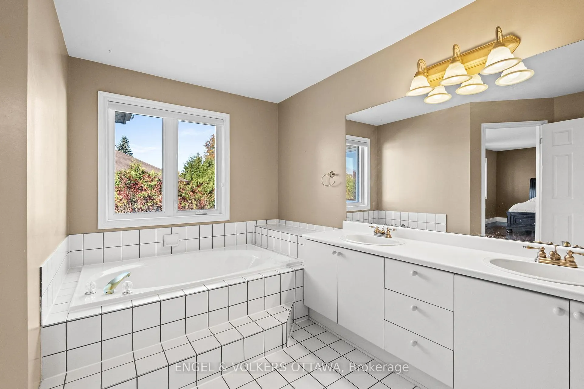 Photo 22 of 841 Montcrest Drive, Ottawa, Fallingbrook/Ridgemount — HOMEH