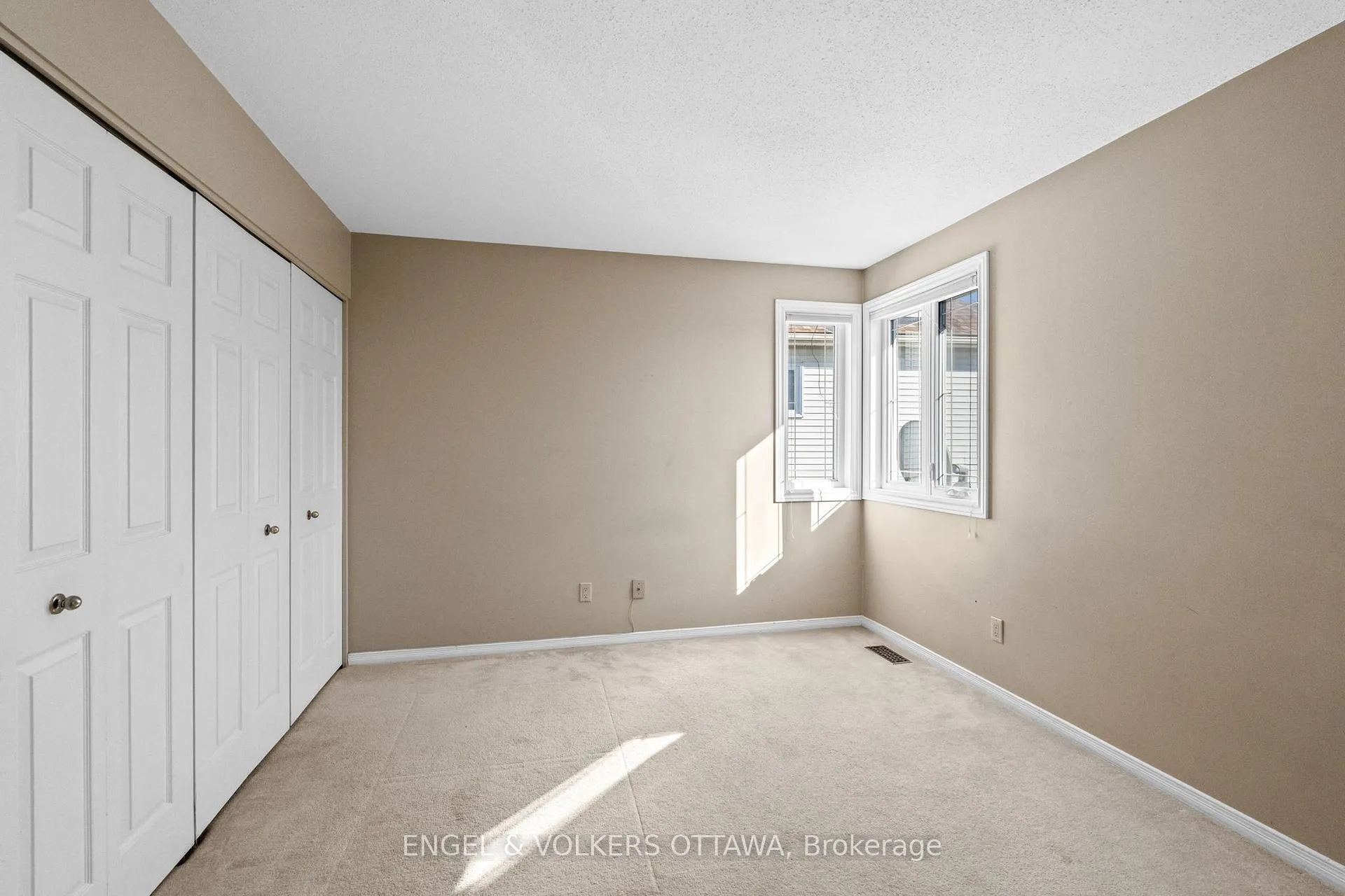 Photo 24 of 841 Montcrest Drive, Ottawa, Fallingbrook/Ridgemount — HOMEH
