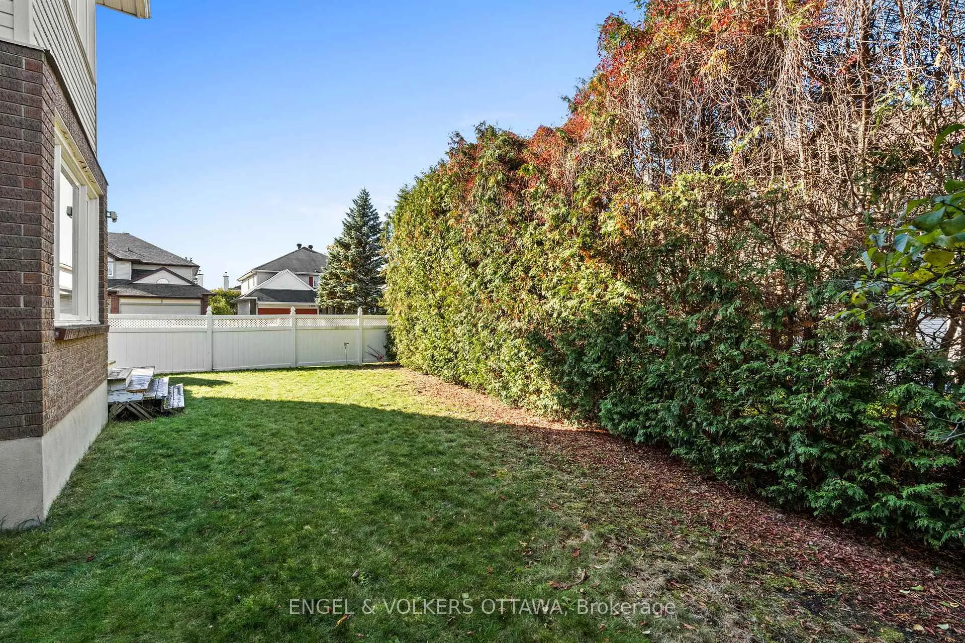Photo 40 of 841 Montcrest Drive, Ottawa, Fallingbrook/Ridgemount — HOMEH