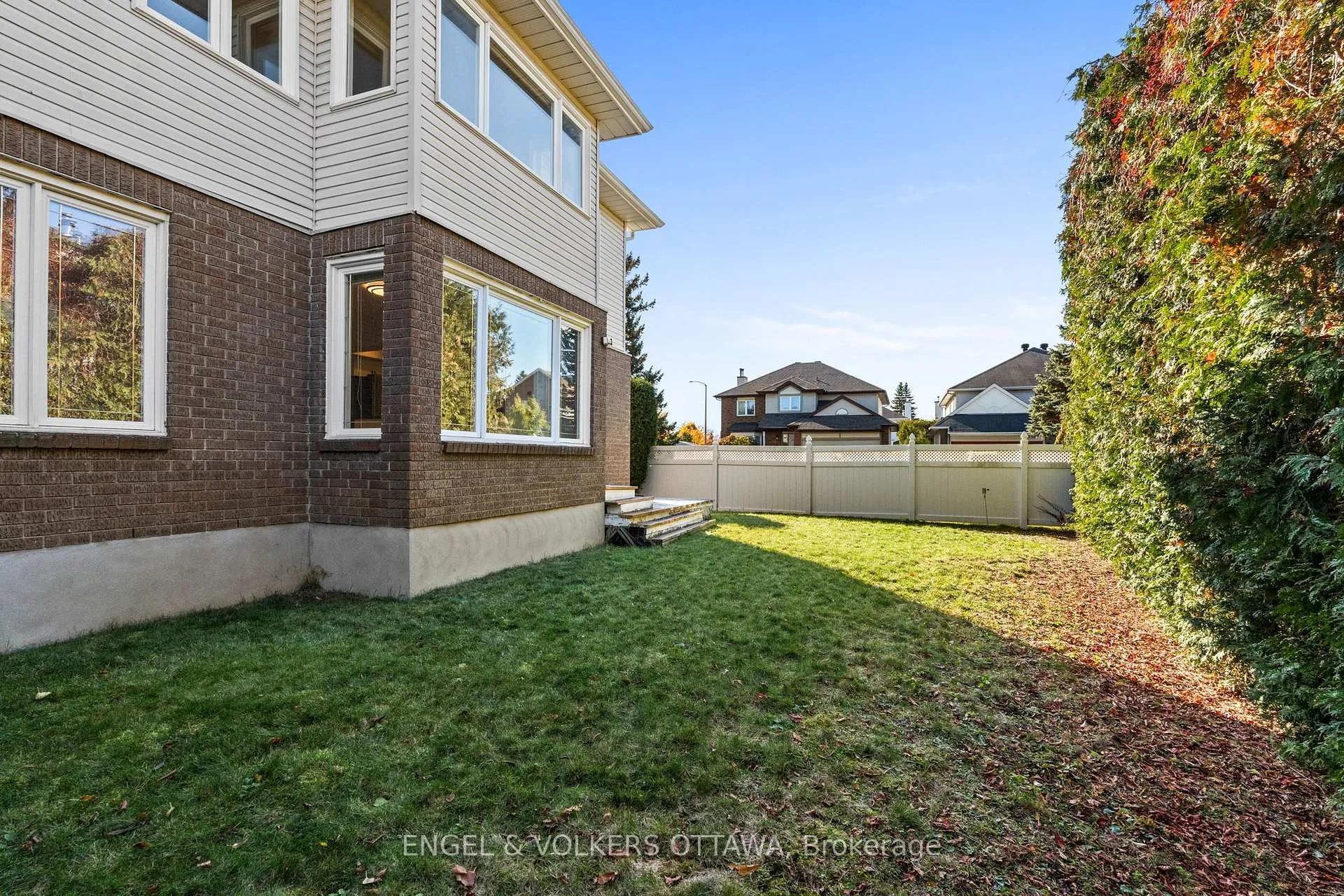 Photo 42 of 841 Montcrest Drive, Ottawa, Fallingbrook/Ridgemount — HOMEH