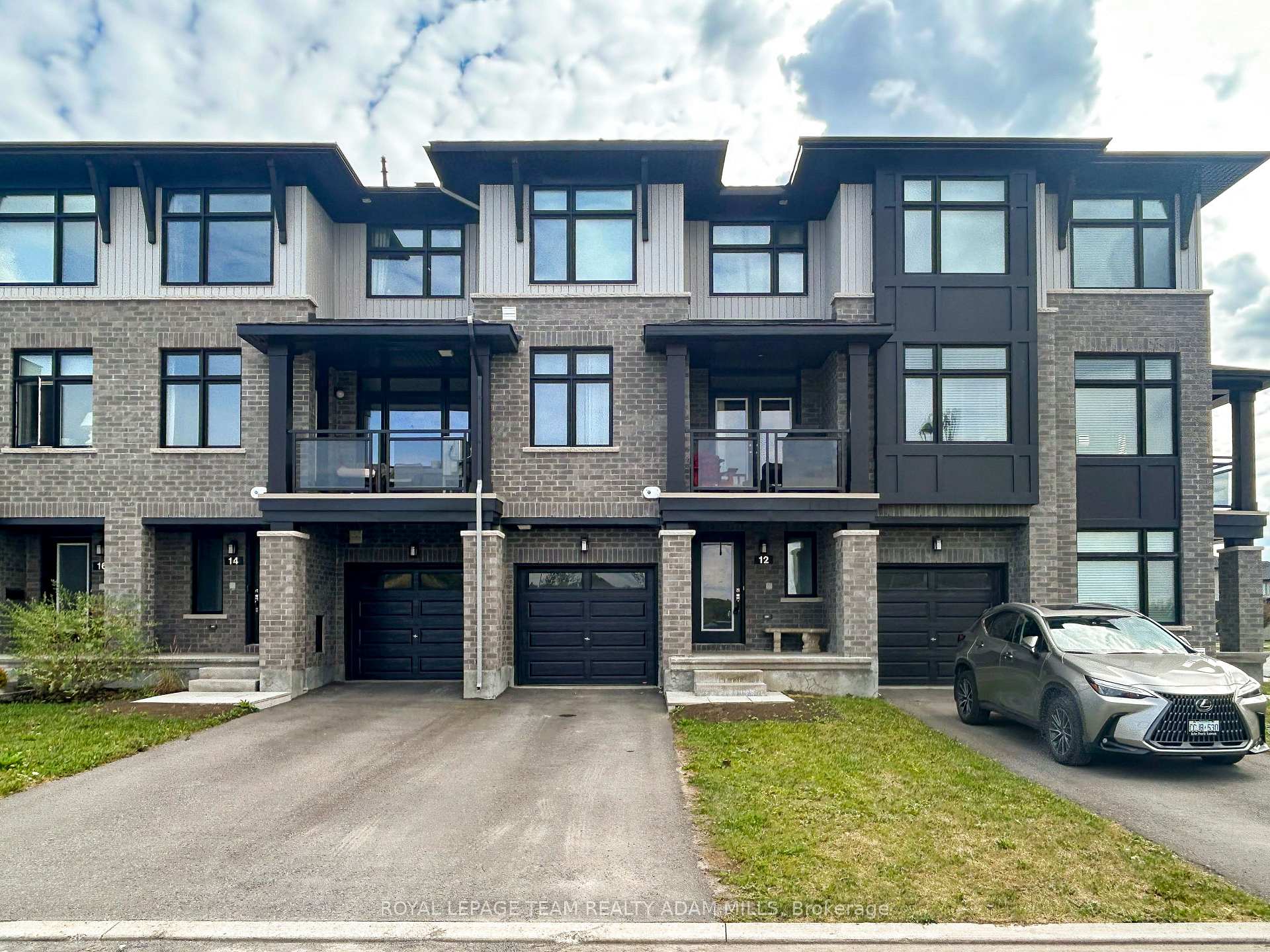 Photo 1 of 12 Verglas Lane, Ottawa, Mer Bleue/Bradley Estates/Anderson Park — HOMEH