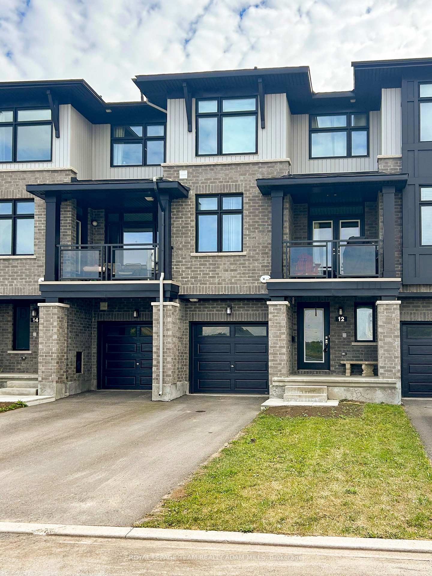 Photo 2 of 12 Verglas Lane, Ottawa, Mer Bleue/Bradley Estates/Anderson Park — HOMEH