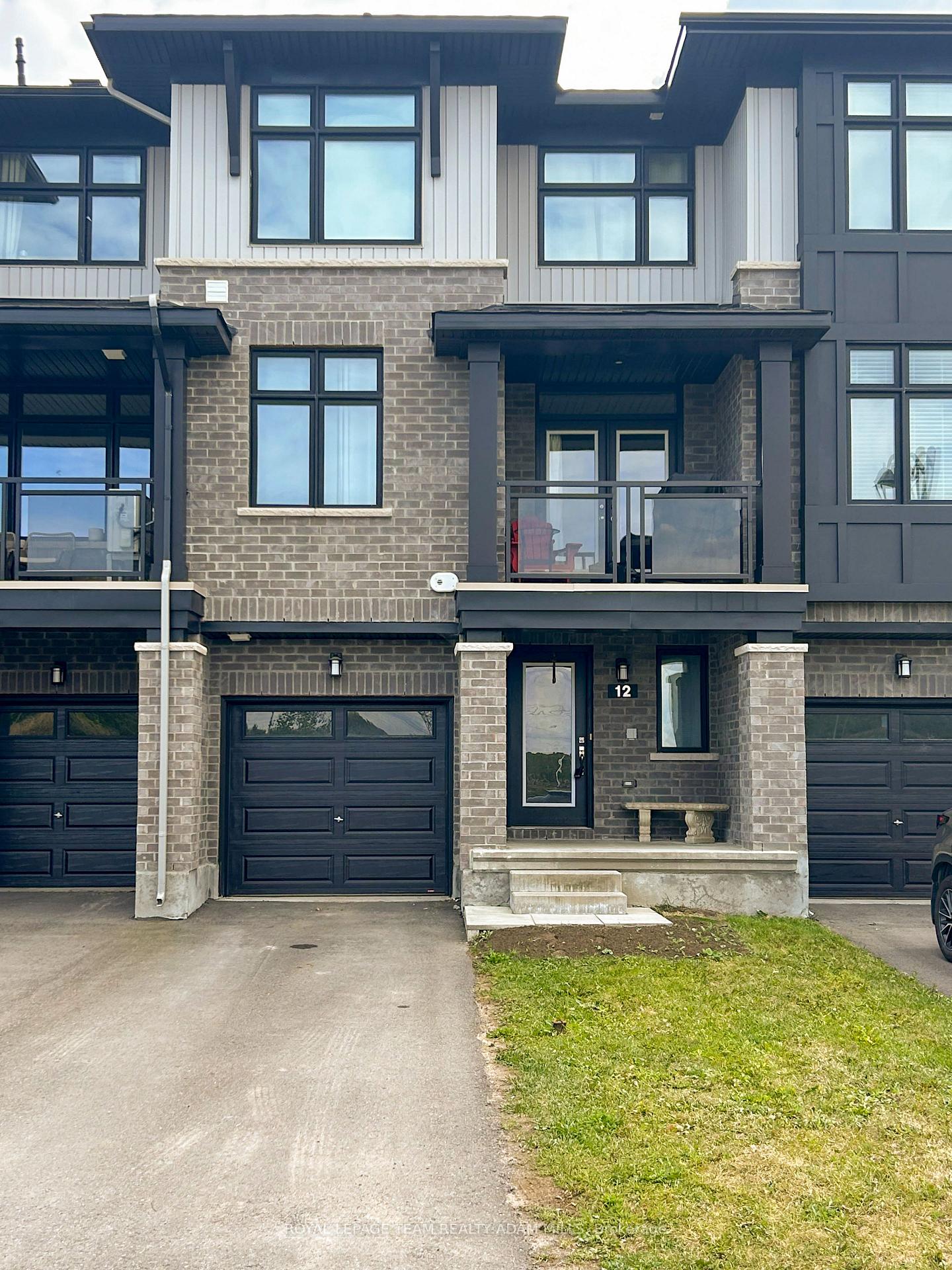 Photo 3 of 12 Verglas Lane, Ottawa, Mer Bleue/Bradley Estates/Anderson Park — HOMEH