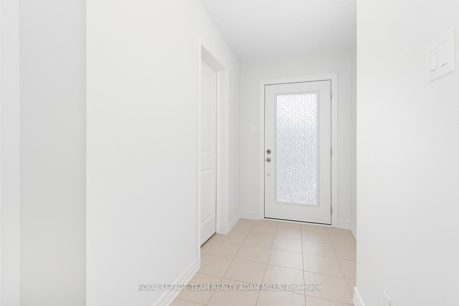 Photo 4 of 12 Verglas Lane, Ottawa, Mer Bleue/Bradley Estates/Anderson Park — HOMEH