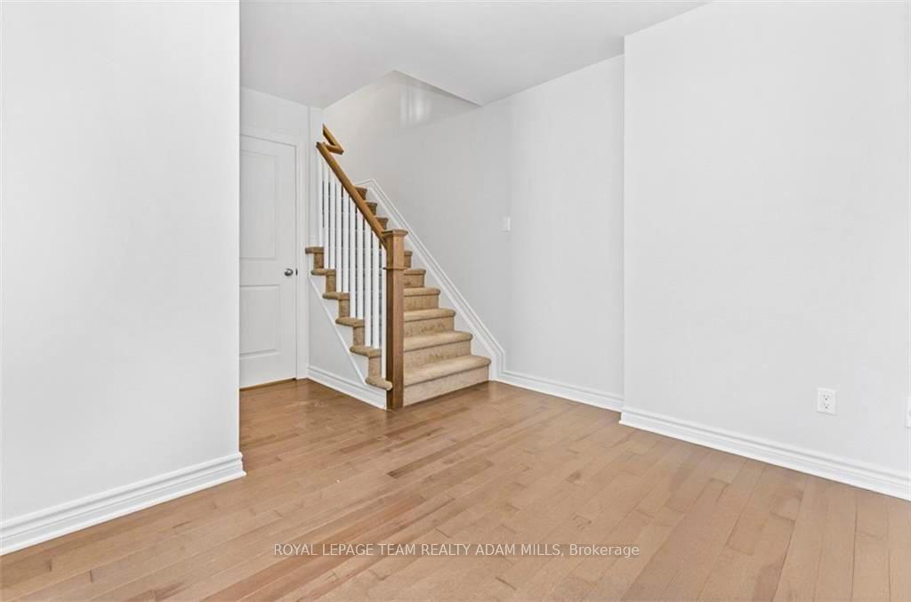 Photo 5 of 12 Verglas Lane, Ottawa, Mer Bleue/Bradley Estates/Anderson Park — HOMEH