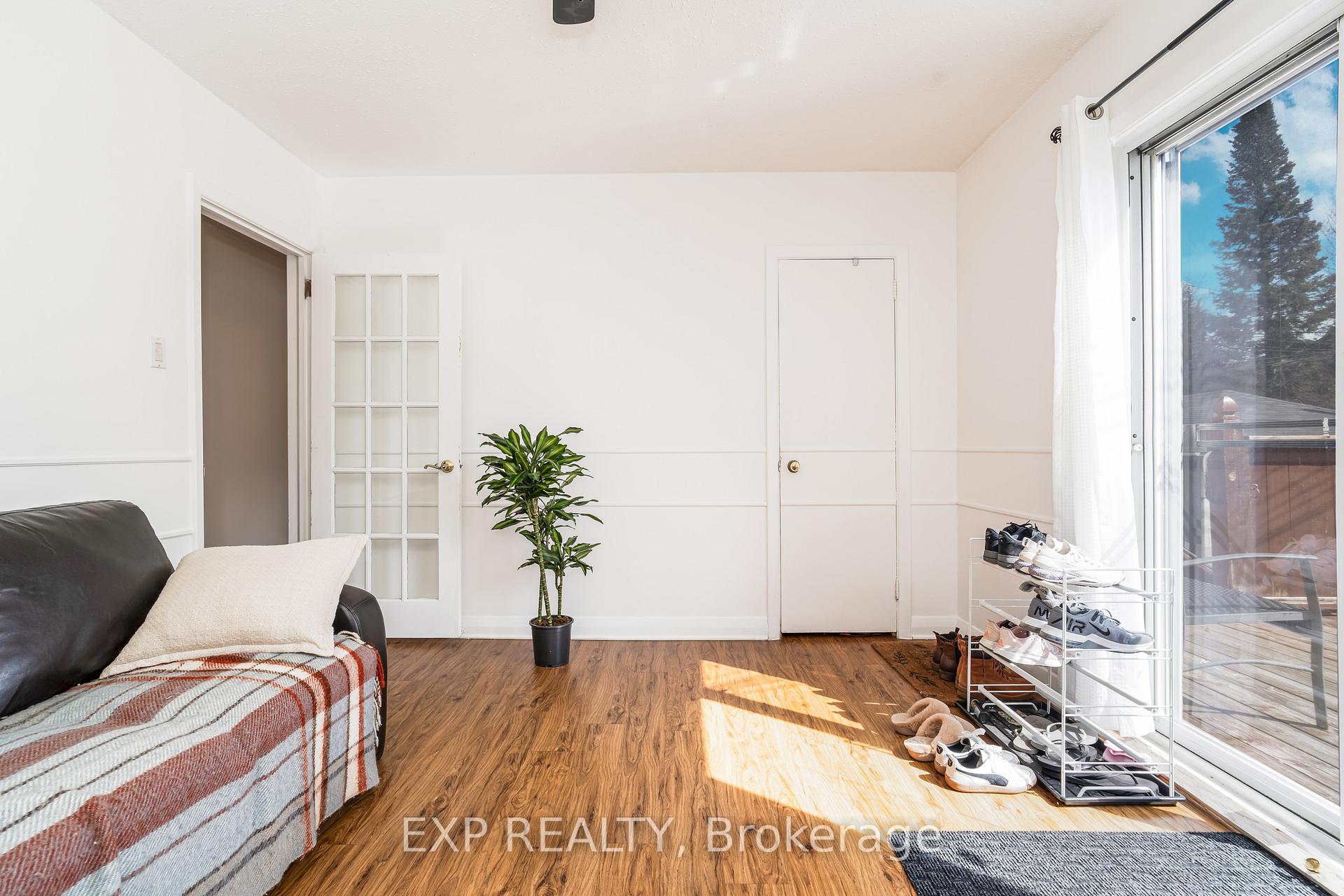 Photo 6 of 330 Donald Street, Ottawa, Overbrook/Castle Heights — HOMEH