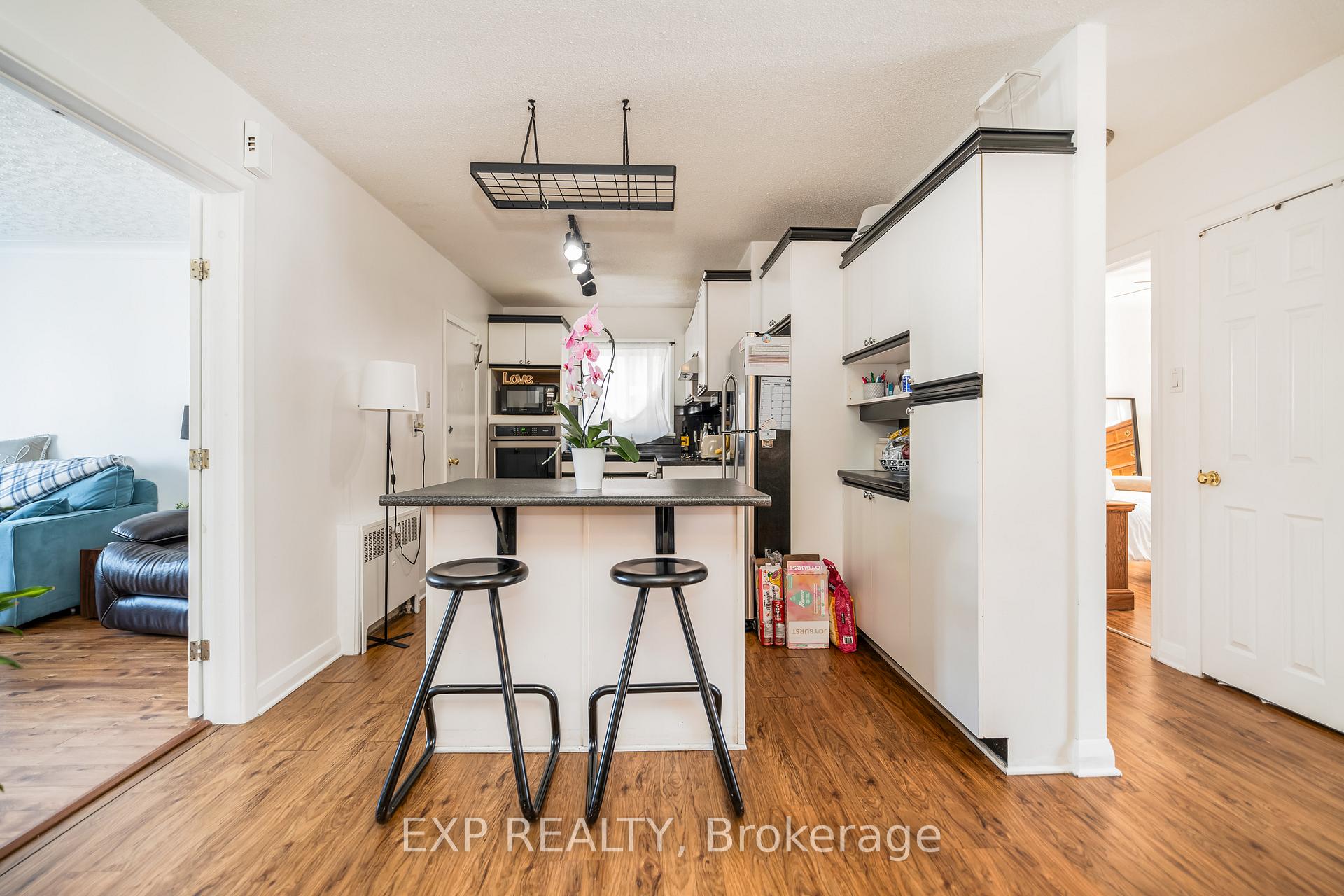 Photo 8 of 330 Donald Street, Ottawa, Overbrook/Castle Heights — HOMEH