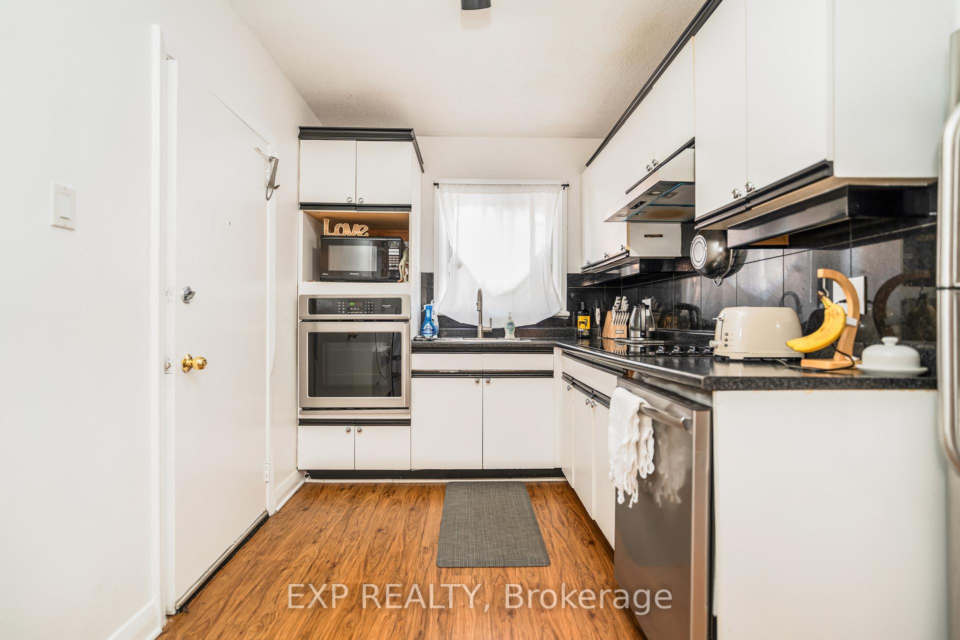 Photo 9 of 330 Donald Street, Ottawa, Overbrook/Castle Heights — HOMEH