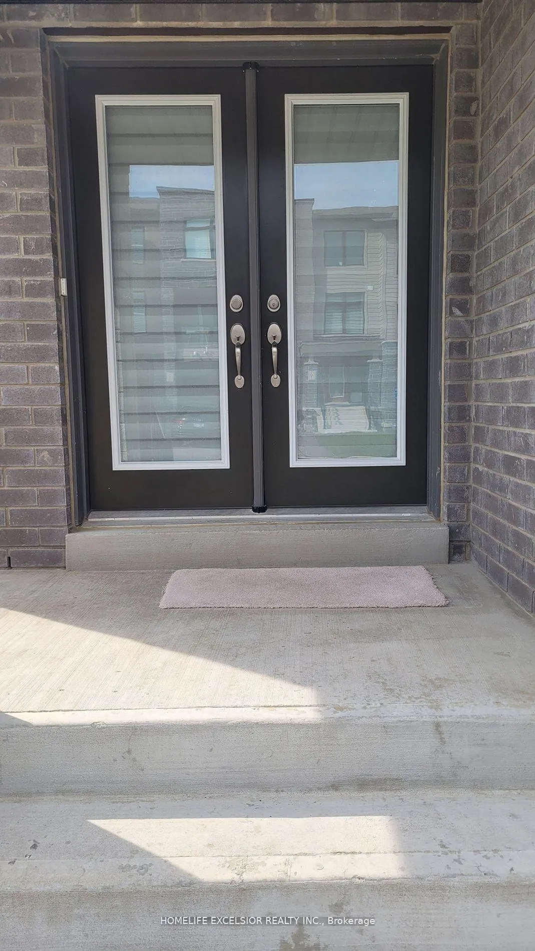 Photo 2 of 192 Tango Crescent, Newmarket, Woodland Hill — HOMEH