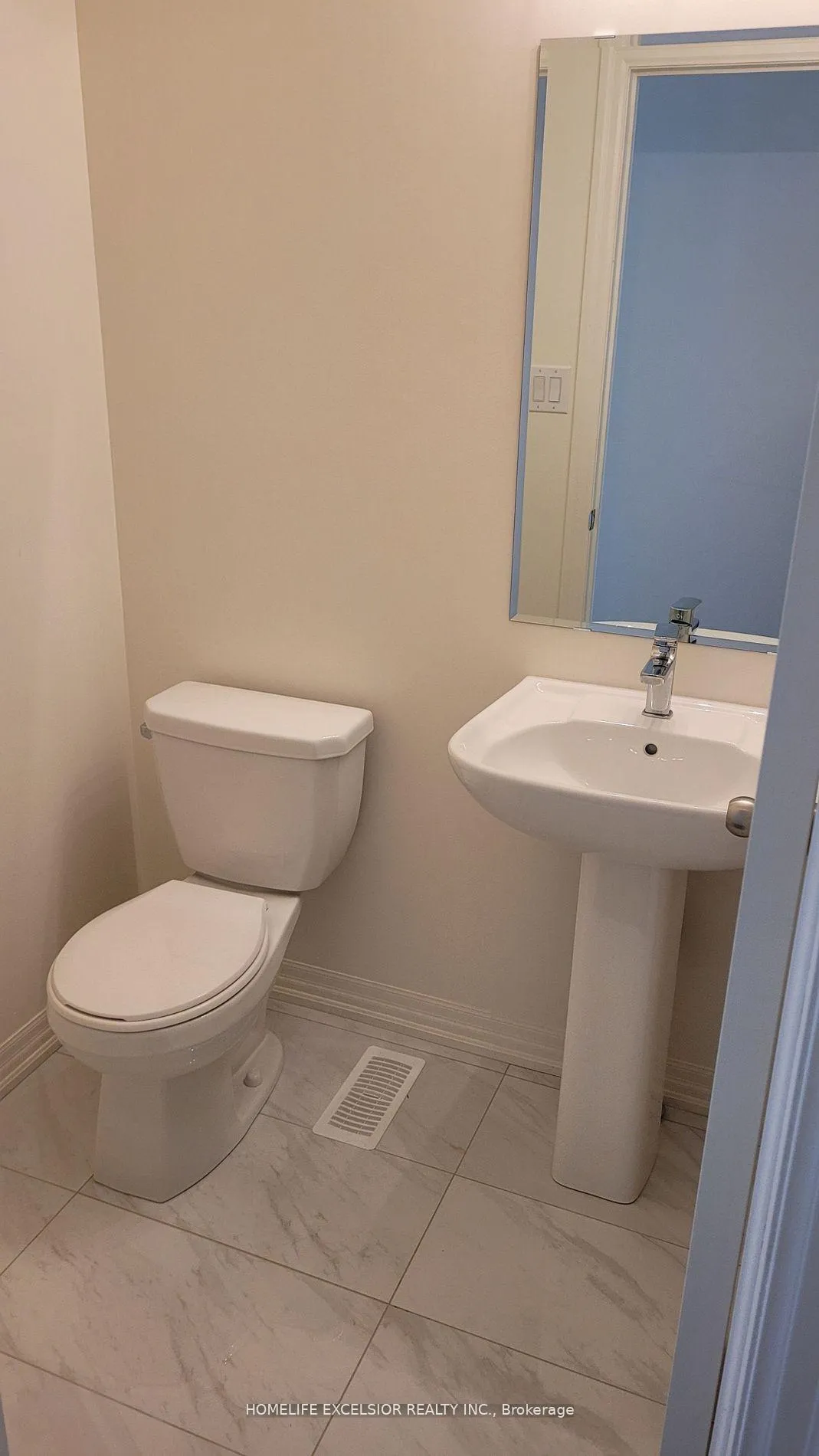 Photo 5 of 192 Tango Crescent, Newmarket, Woodland Hill — HOMEH