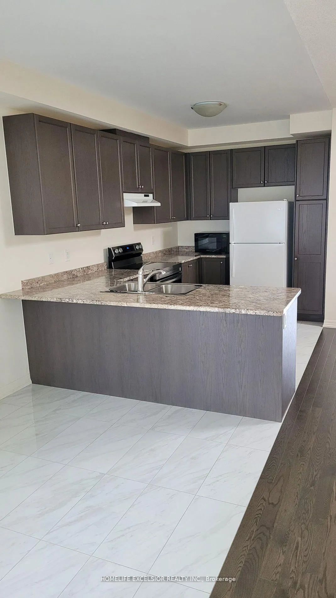 Photo 17 of 192 Tango Crescent, Newmarket, Woodland Hill — HOMEH