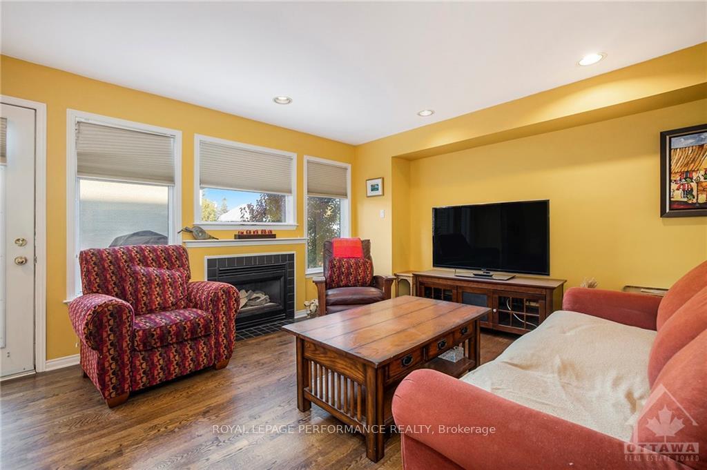Photo 3 of 14 Schoolhouse Street, Ottawa, Lindenlea — HOMEH