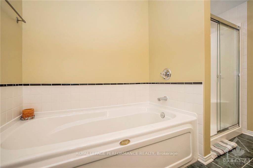 Photo 23 of 14 Schoolhouse Street, Ottawa, Lindenlea — HOMEH