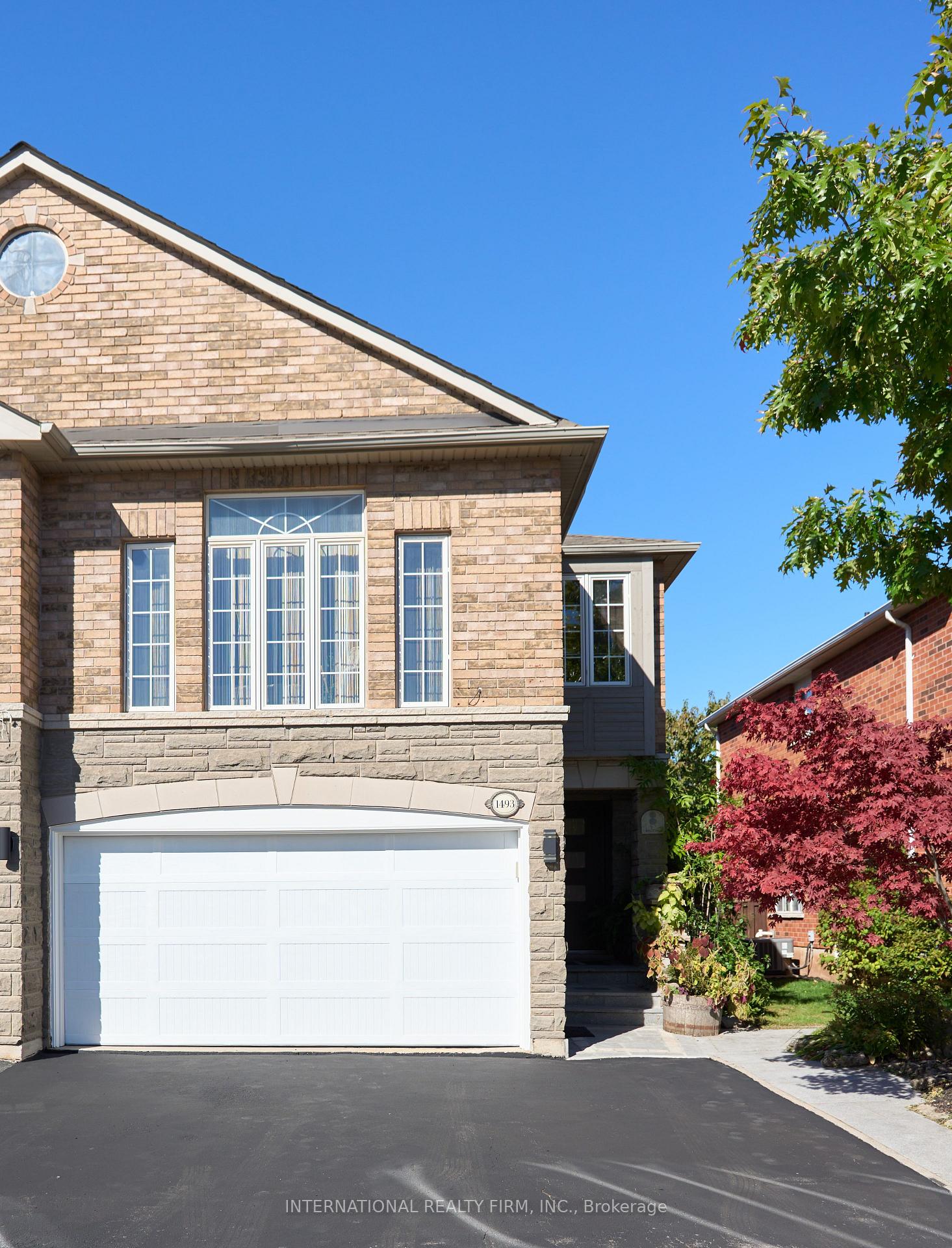Photo 1 of 1493 Warbler Road, Oakville, West Oak Trails — HOMEH