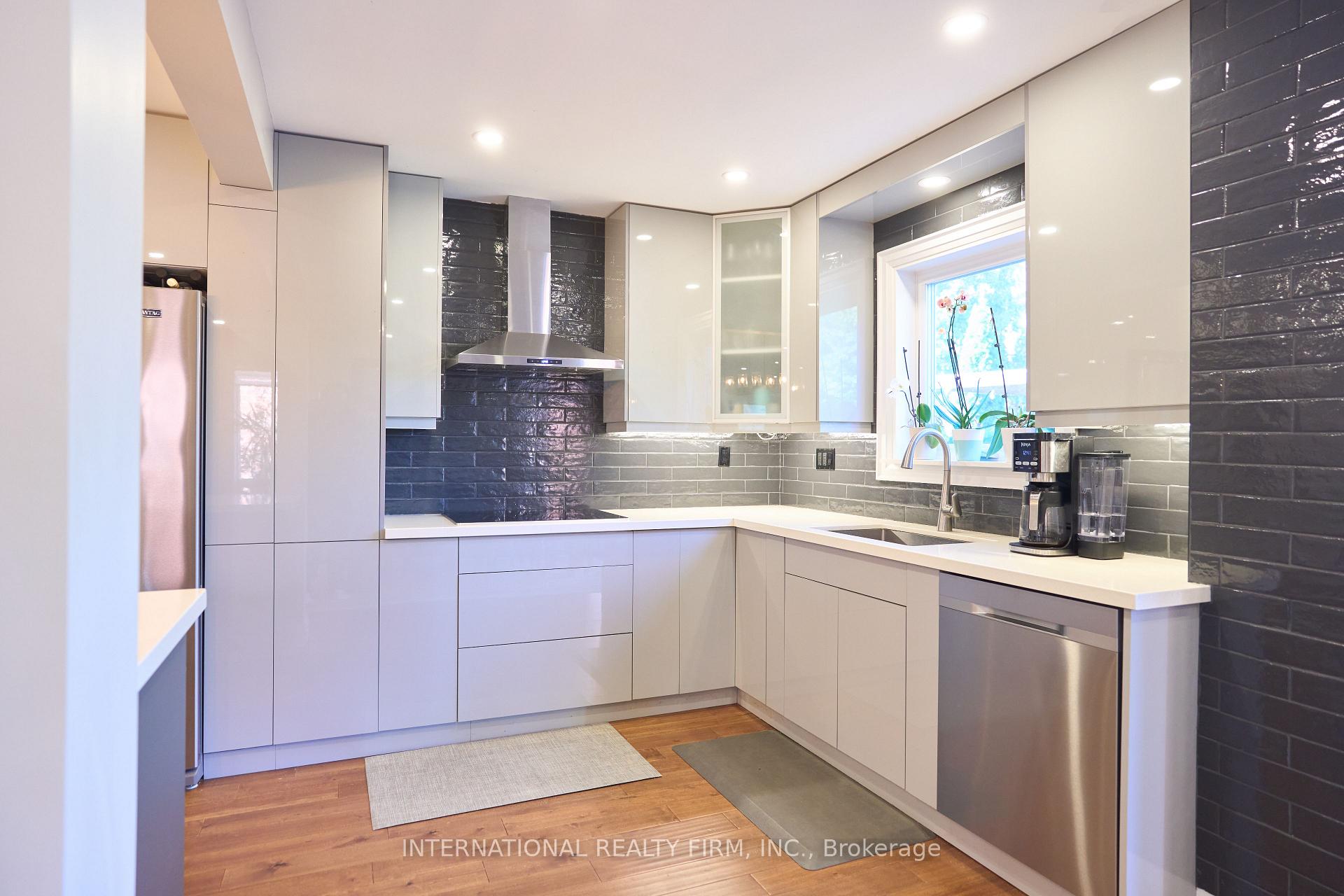 Photo 9 of 1493 Warbler Road, Oakville, West Oak Trails — HOMEH