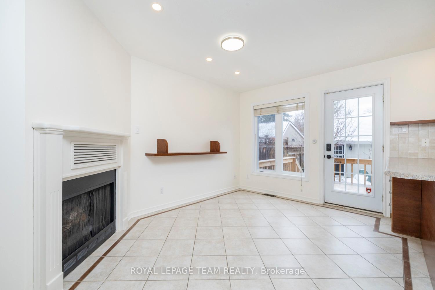 Photo 11 of 35 Charles Street, Ottawa, New Edinburgh — HOMEH