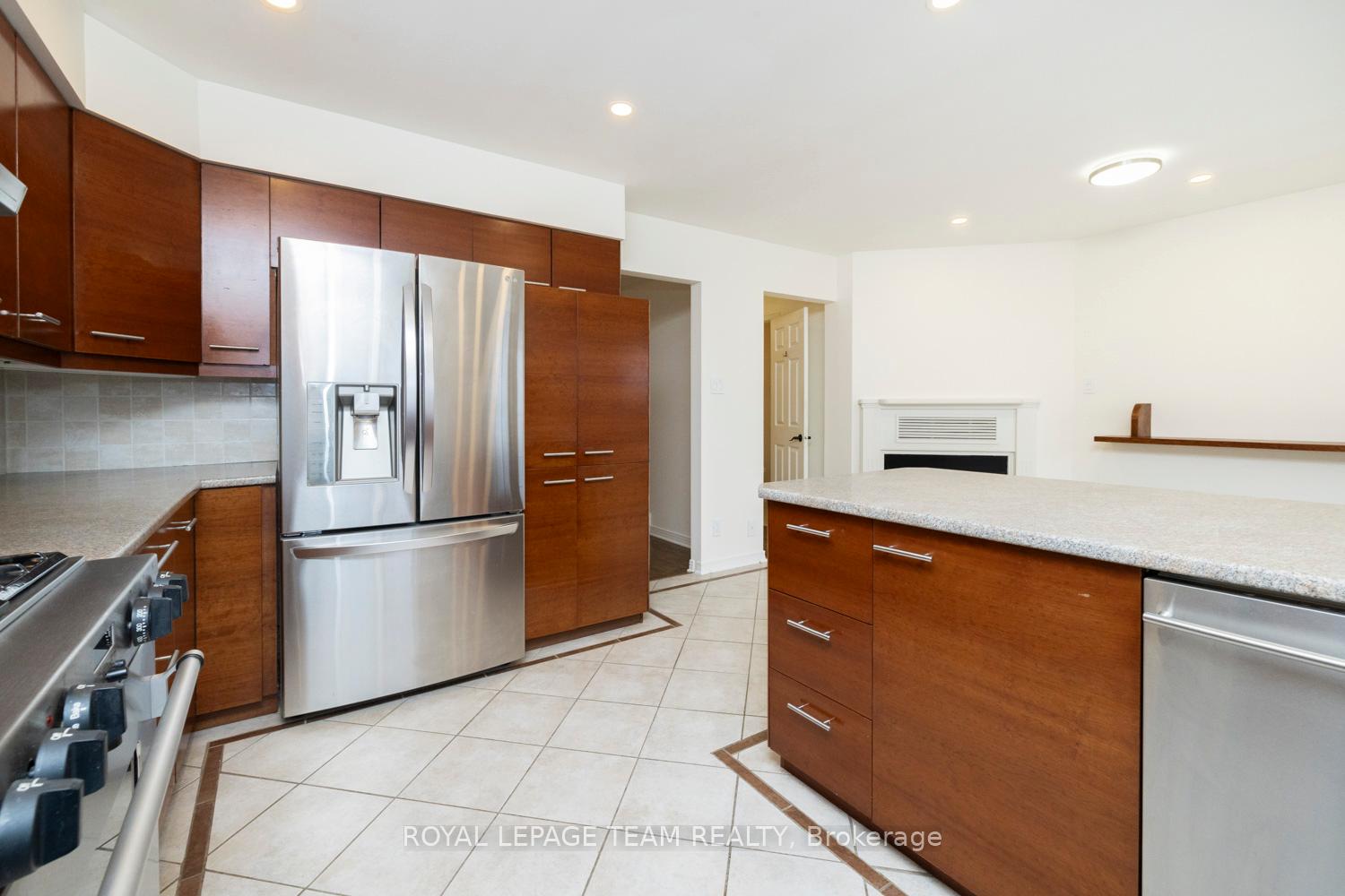 Photo 15 of 35 Charles Street, Ottawa, New Edinburgh — HOMEH