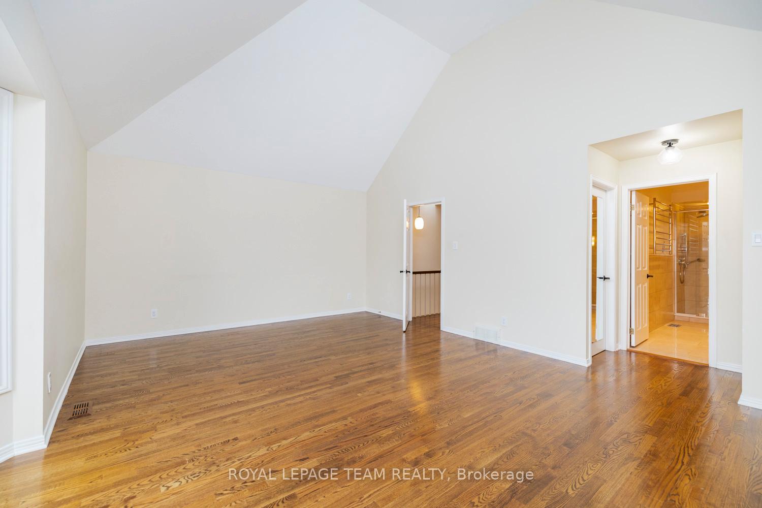 Photo 18 of 35 Charles Street, Ottawa, New Edinburgh — HOMEH