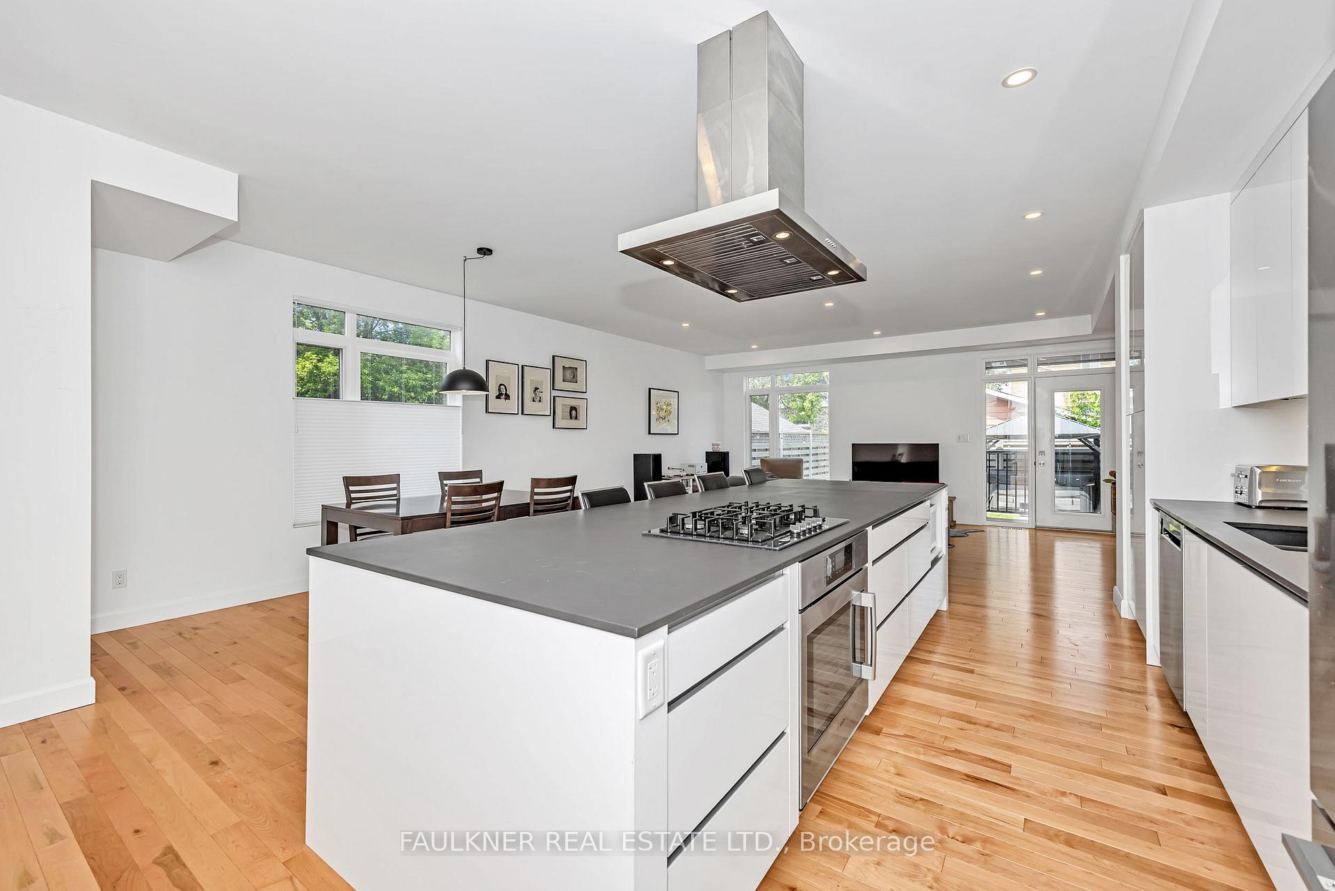 Photo 8 of Unit A, 141 Columbus Avenue, Ottawa, Overbrook/Castle Heights — HOMEH