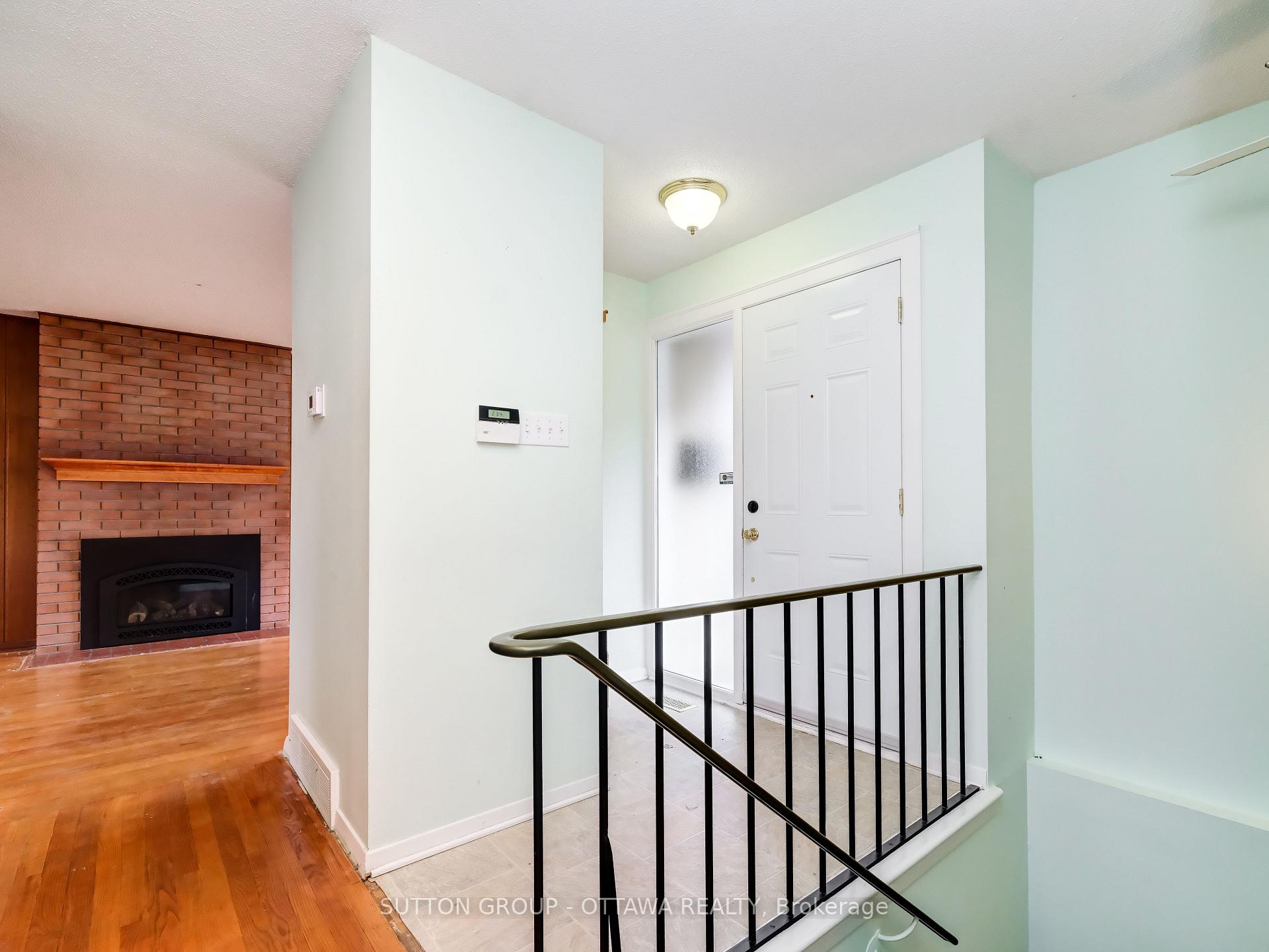 Photo 4 of 2427 Baseline Road, Ottawa, Queensway Terrace South/Ridgeview — HOMEH