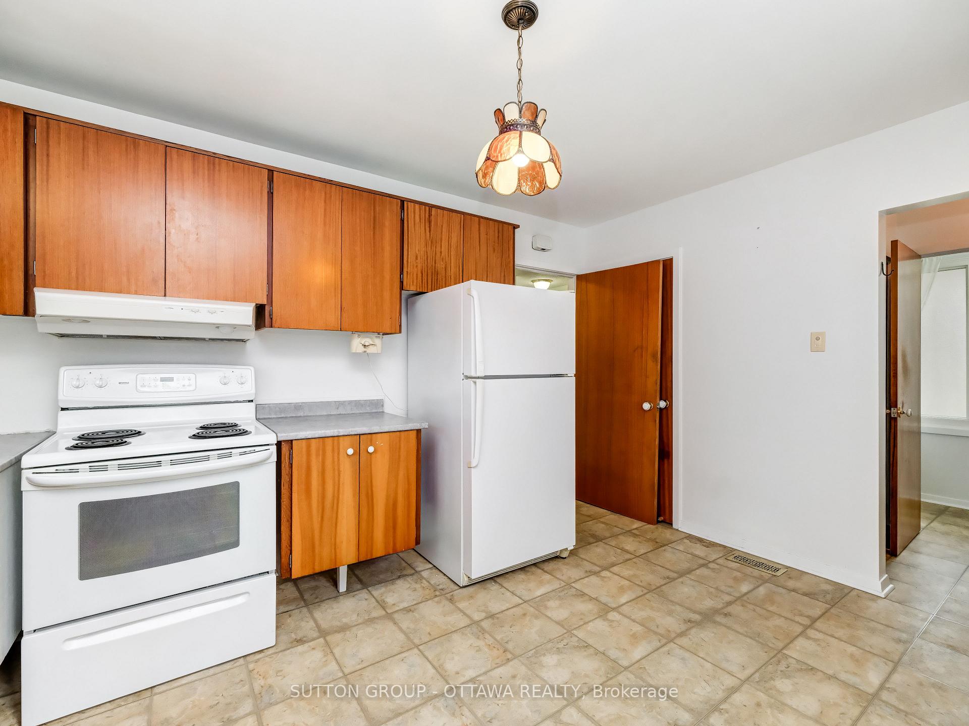 Photo 11 of 2427 Baseline Road, Ottawa, Queensway Terrace South/Ridgeview — HOMEH