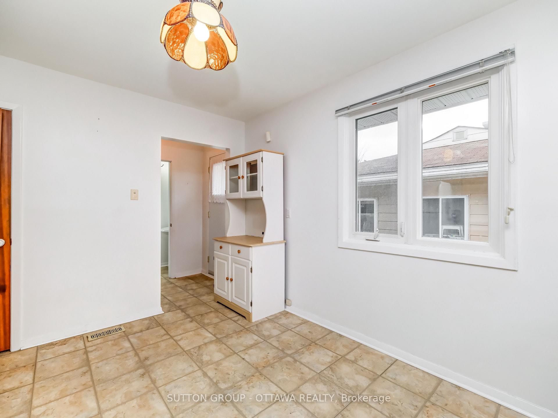 Photo 12 of 2427 Baseline Road, Ottawa, Queensway Terrace South/Ridgeview — HOMEH